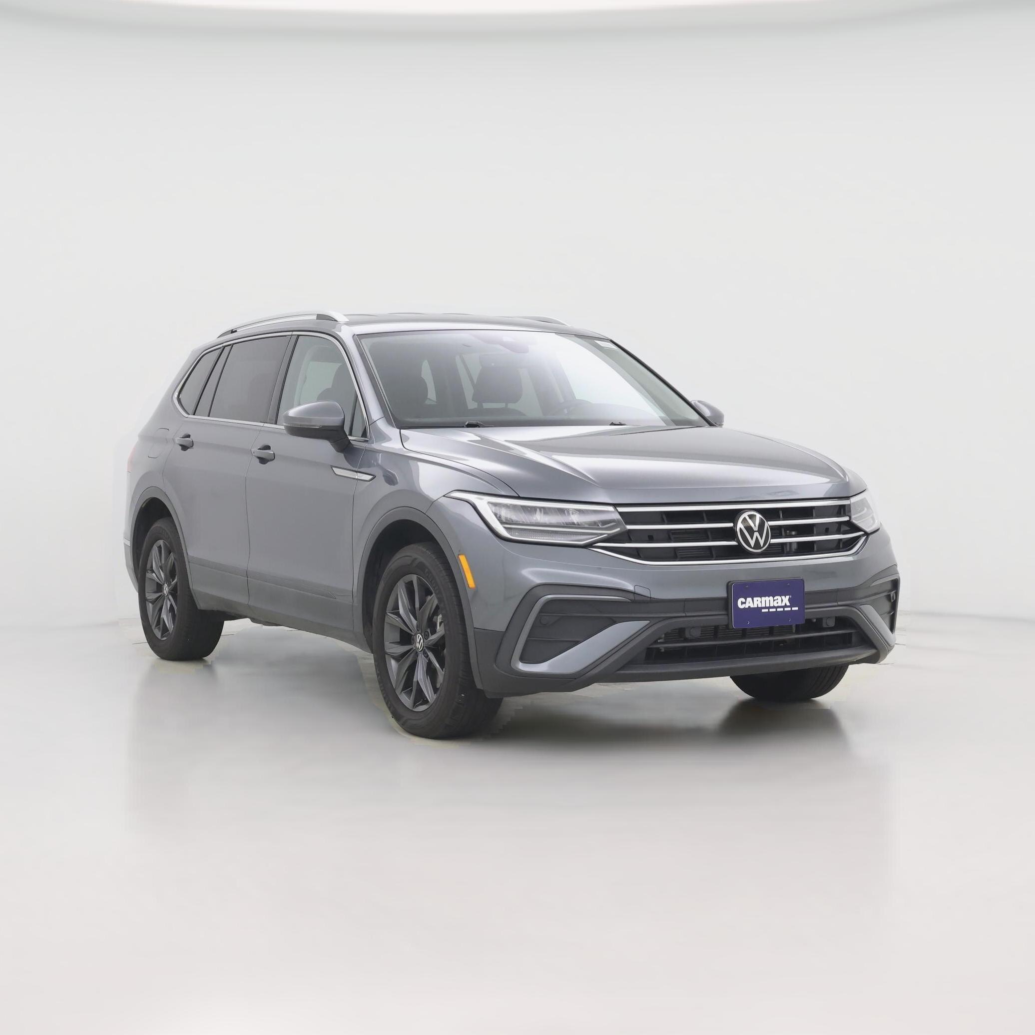 Thumbnail: 2023 Volkswagen Tiguan - 1