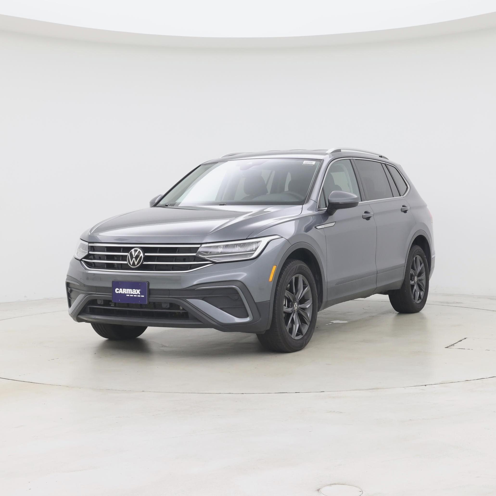 Thumbnail: 2023 Volkswagen Tiguan - 4