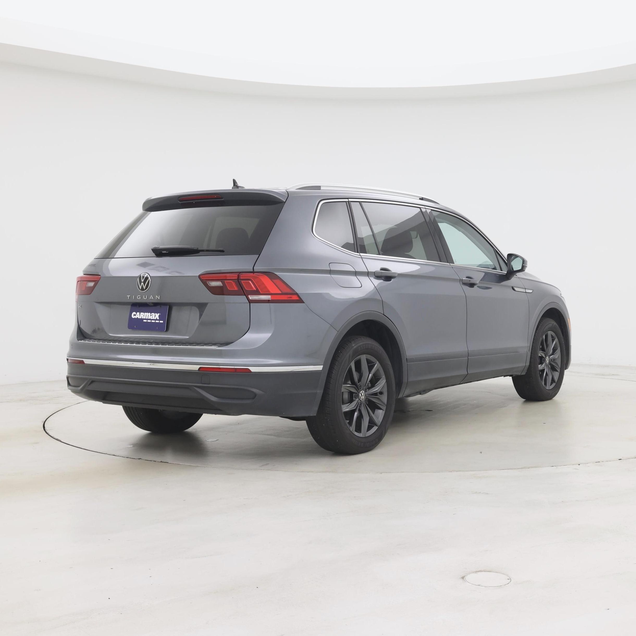 Thumbnail: 2023 Volkswagen Tiguan - 8