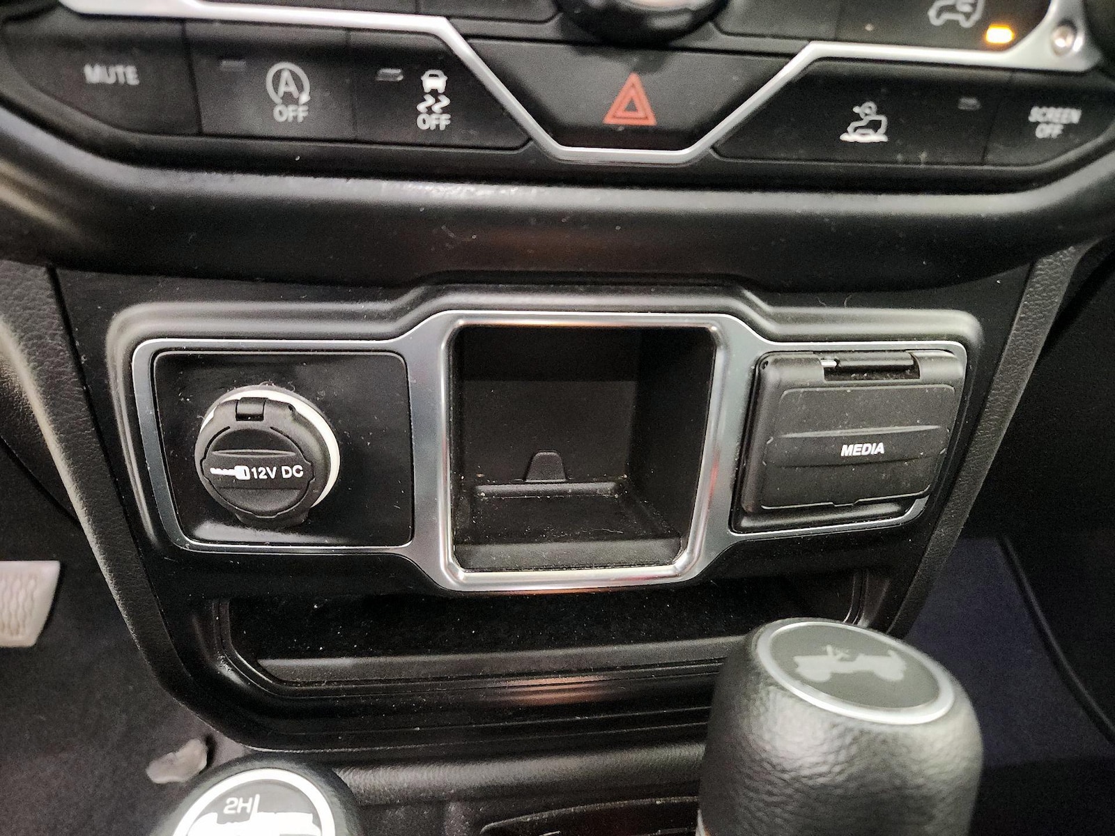 2022 Jeep Wrangler Sport - Photo 19