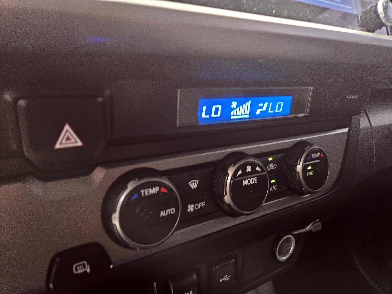 2022 Toyota Tacoma SR5 - Photo 17
