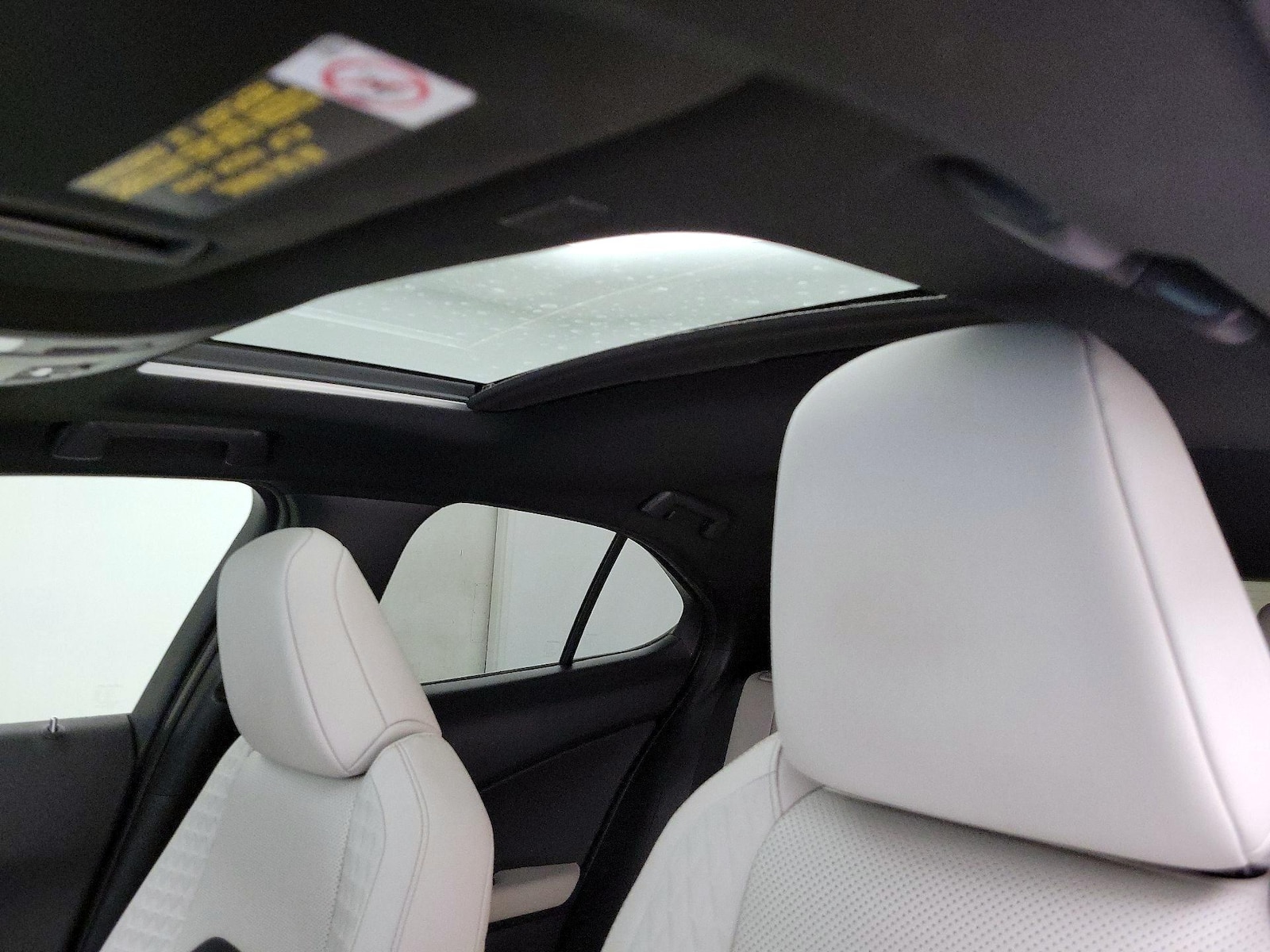 Sunroof(s) & Overhead Airbags