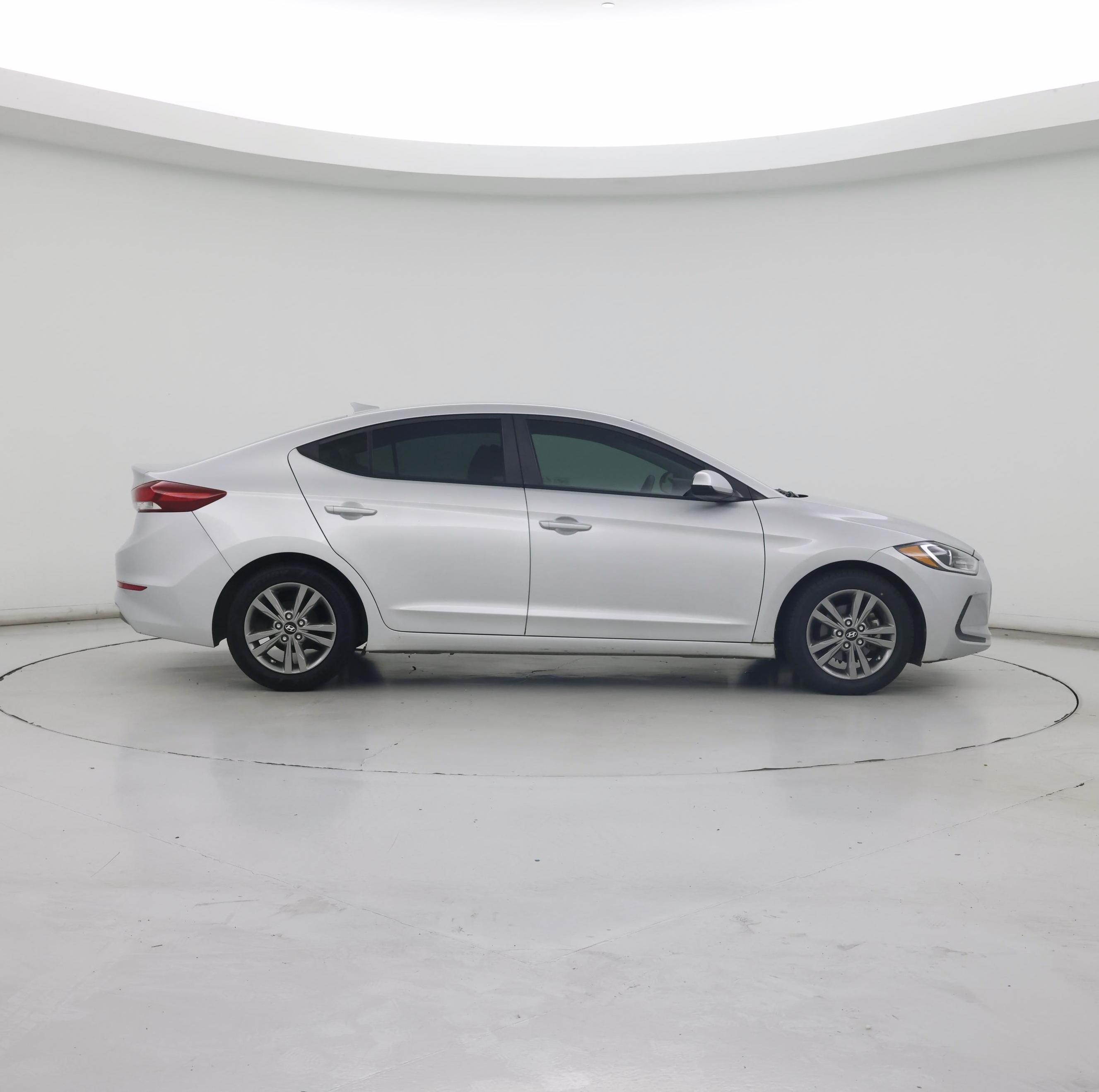 Thumbnail: 2017 Hyundai Elantra - 7