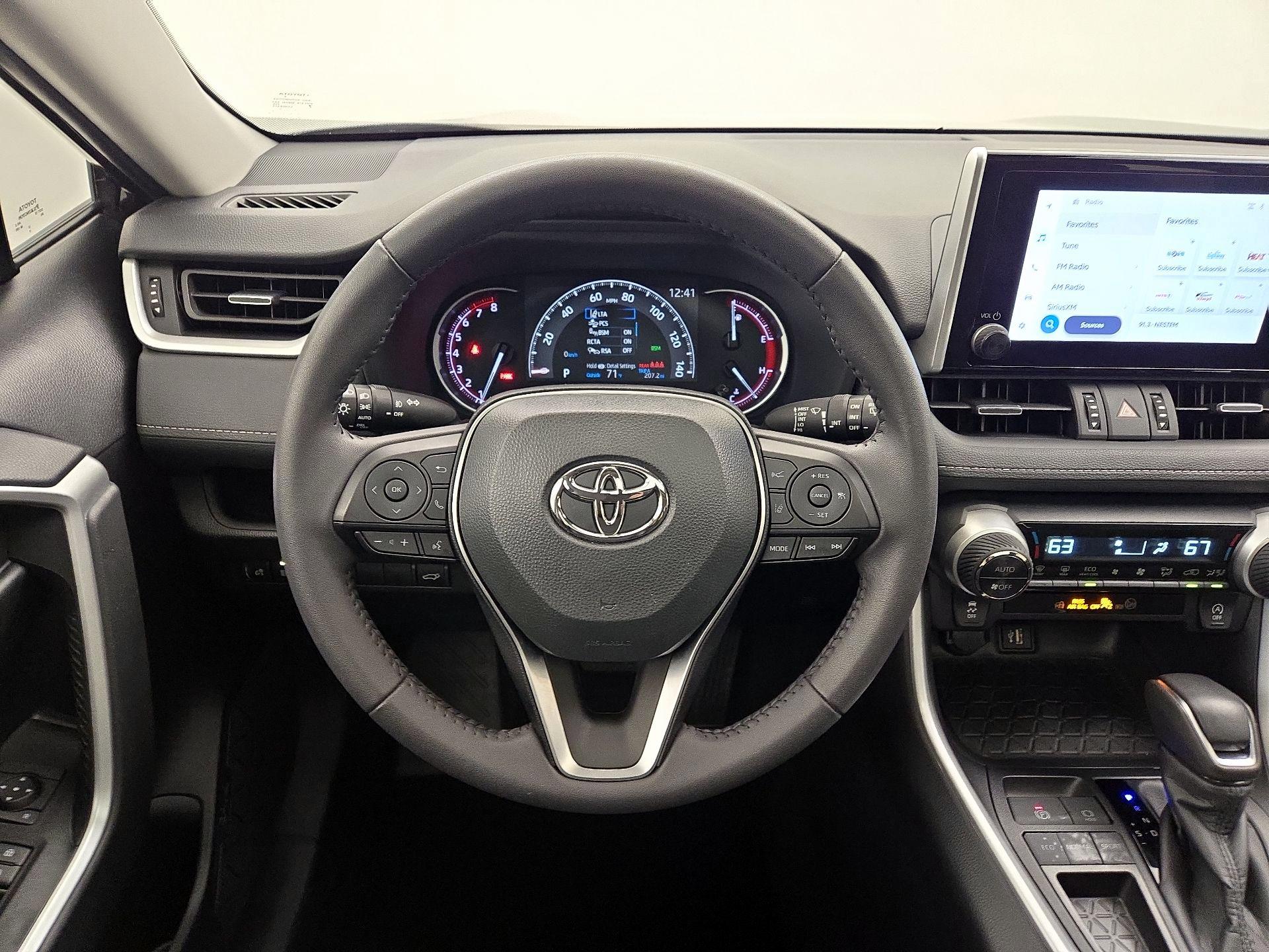 Thumbnail: 2025 Toyota RAV4 - 10