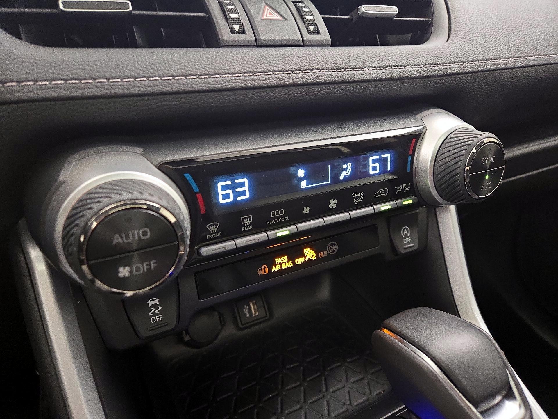 Thumbnail: 2025 Toyota RAV4 - 16