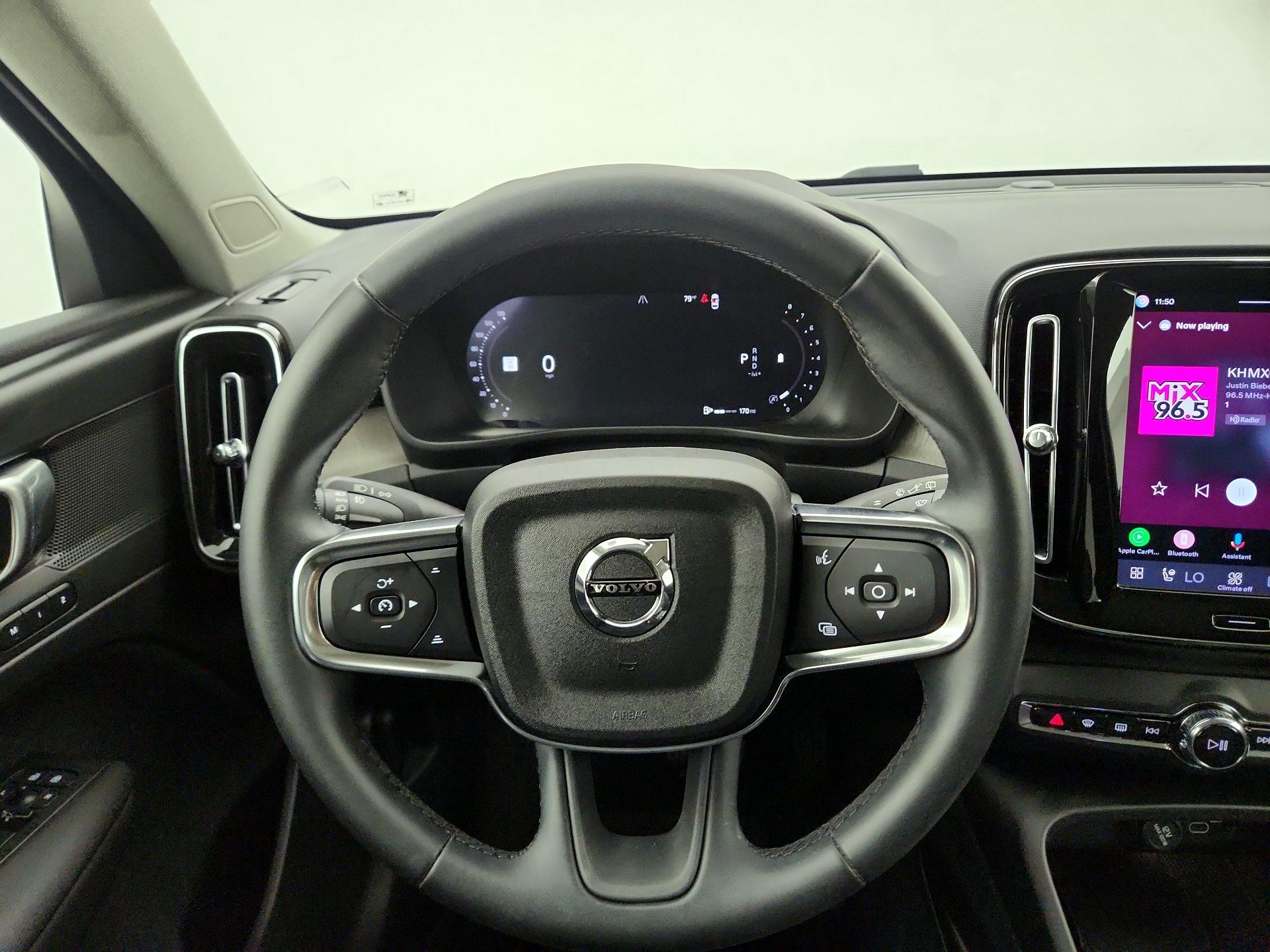 Thumbnail: 2023 Volvo XC40 - 10