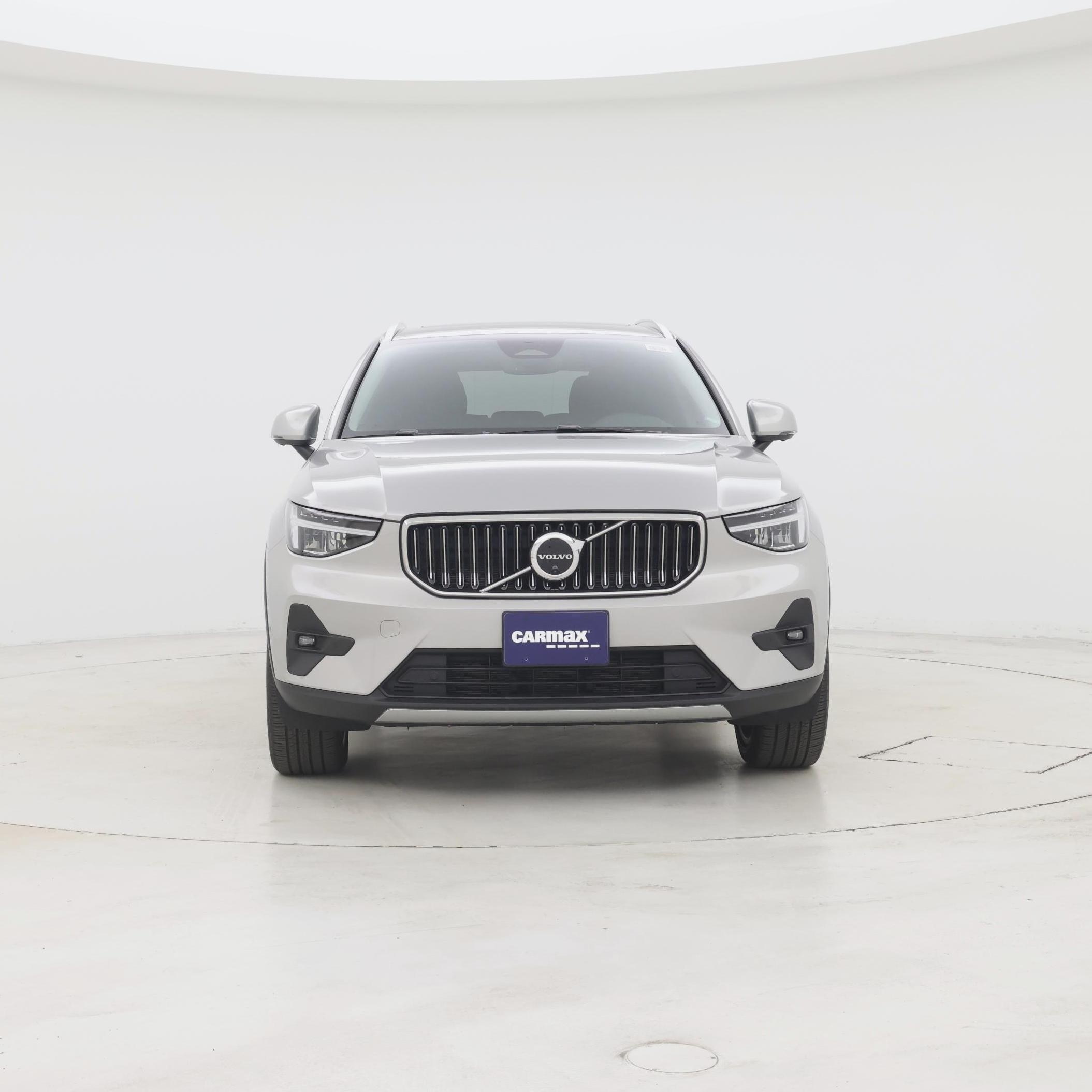 Thumbnail: 2023 Volvo XC40 - 5