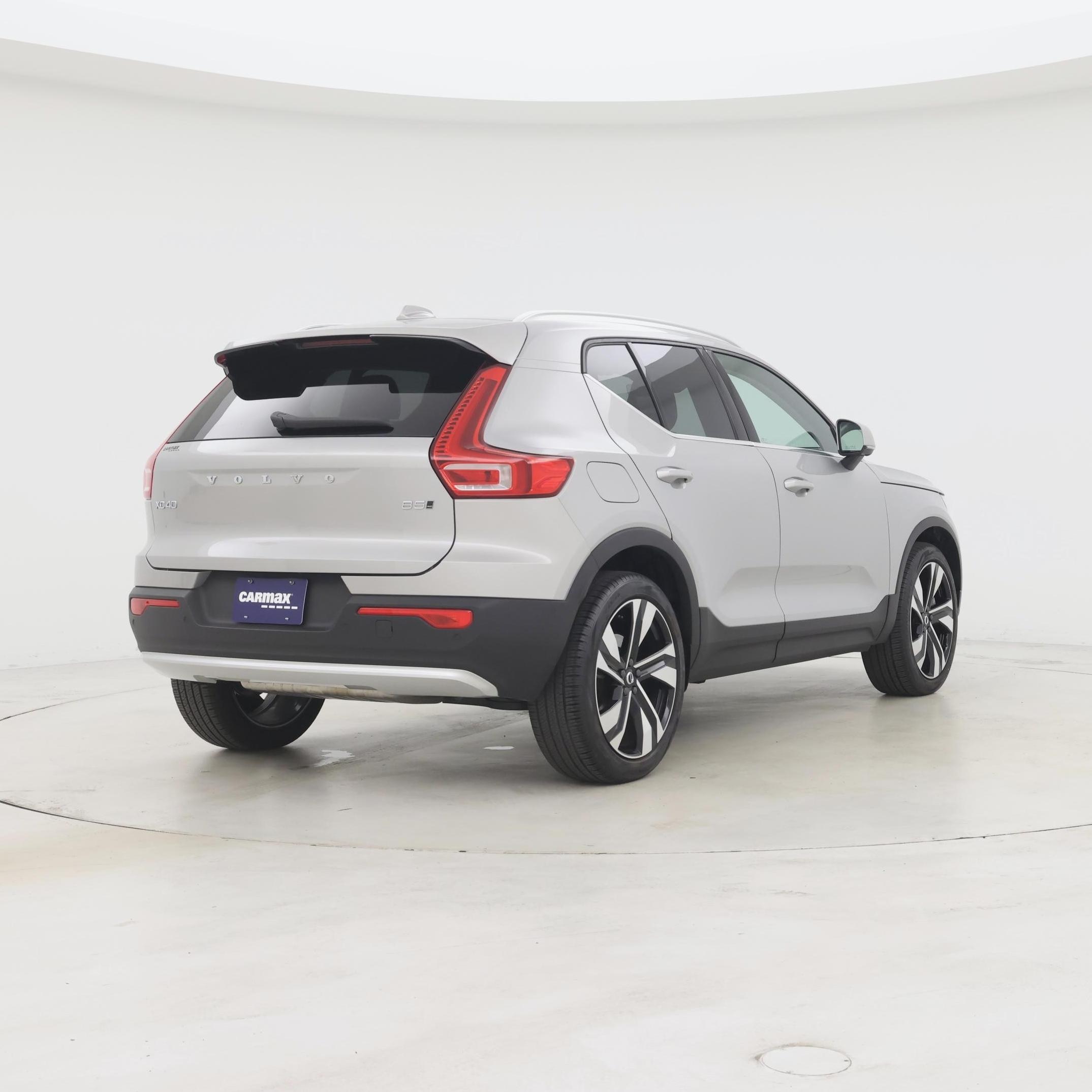 Thumbnail: 2023 Volvo XC40 - 8