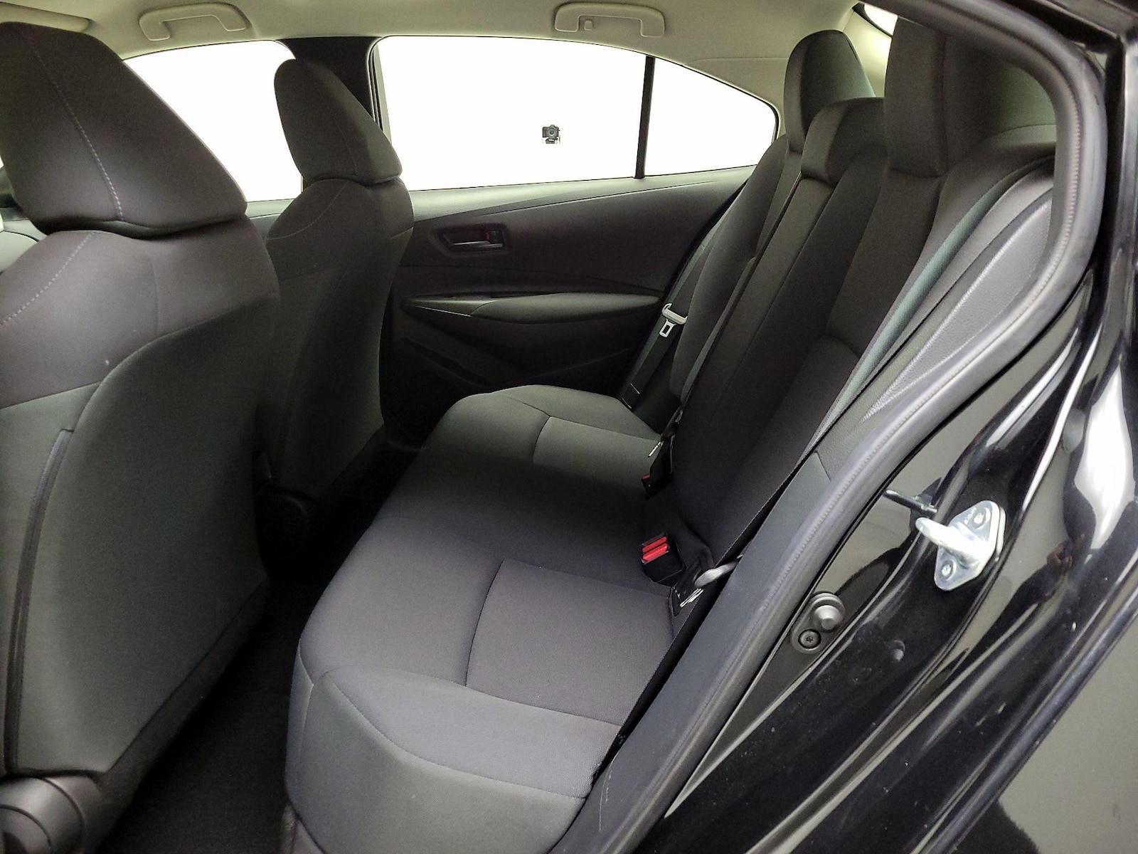 2022 Toyota Corolla LE - Photo 18