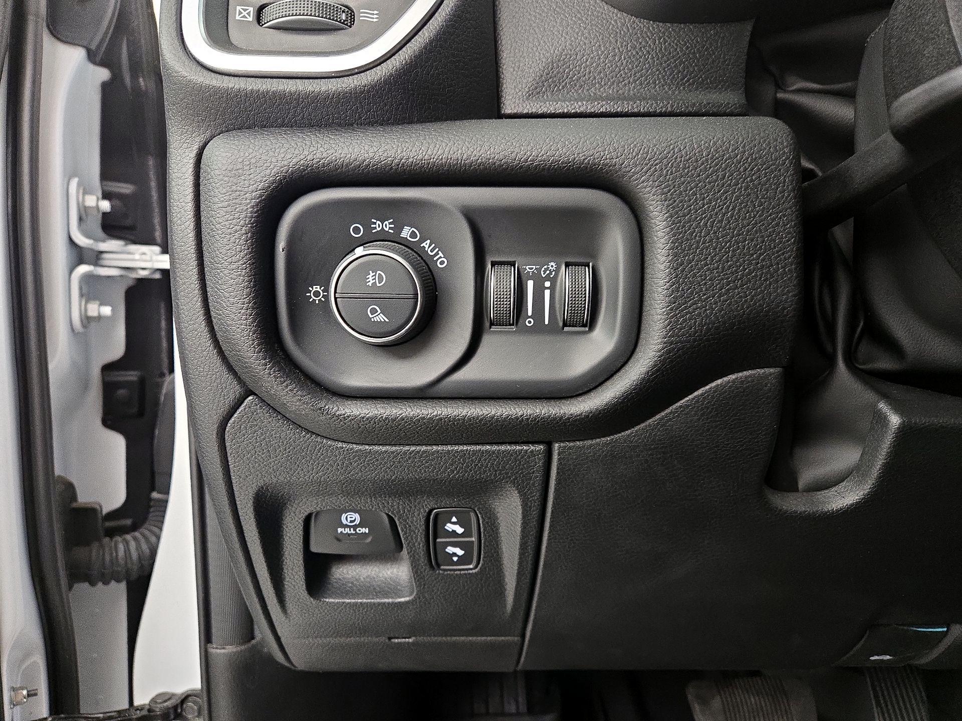 Thumbnail: 2025 RAM 1500 - 13