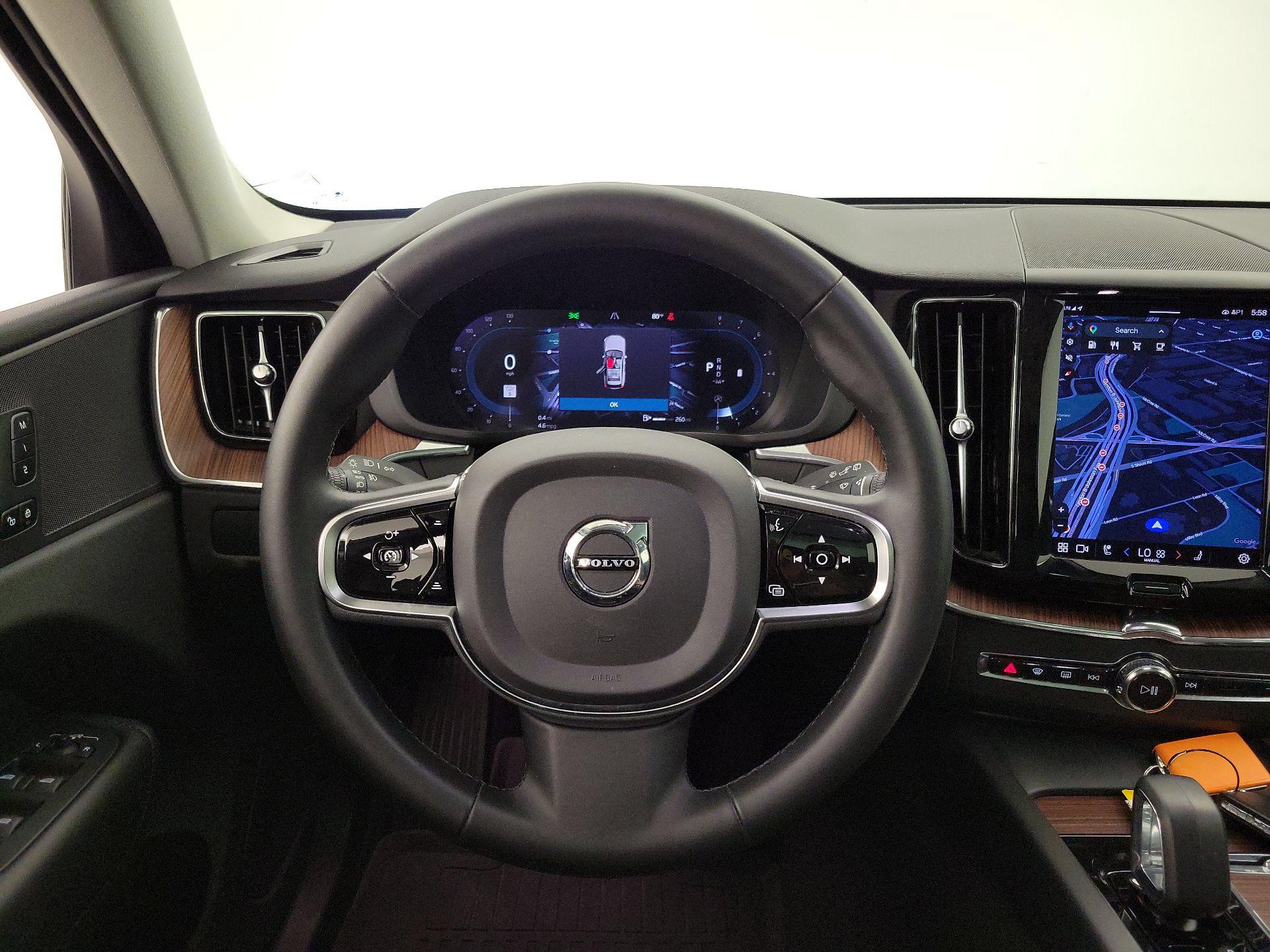 Thumbnail: 2023 Volvo XC60 - 10