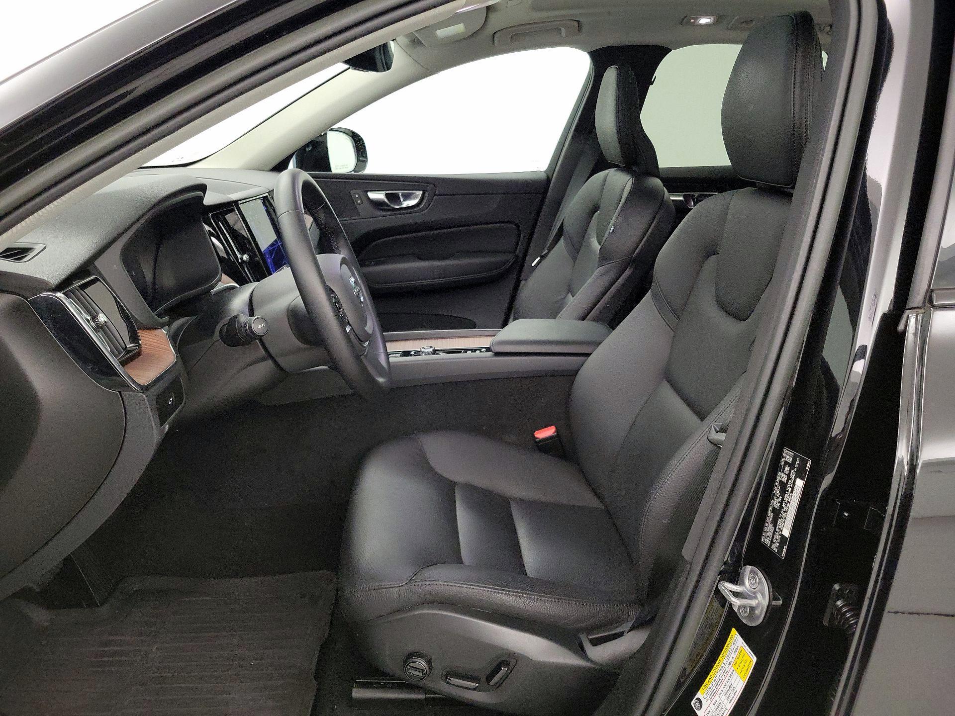 Thumbnail: 2023 Volvo XC60 - 11
