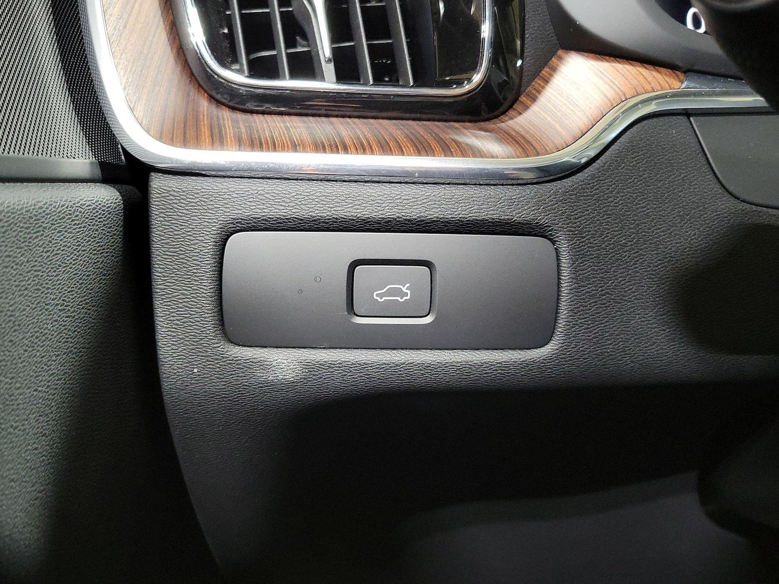 2023 Volvo XC60 Plus - Photo 14