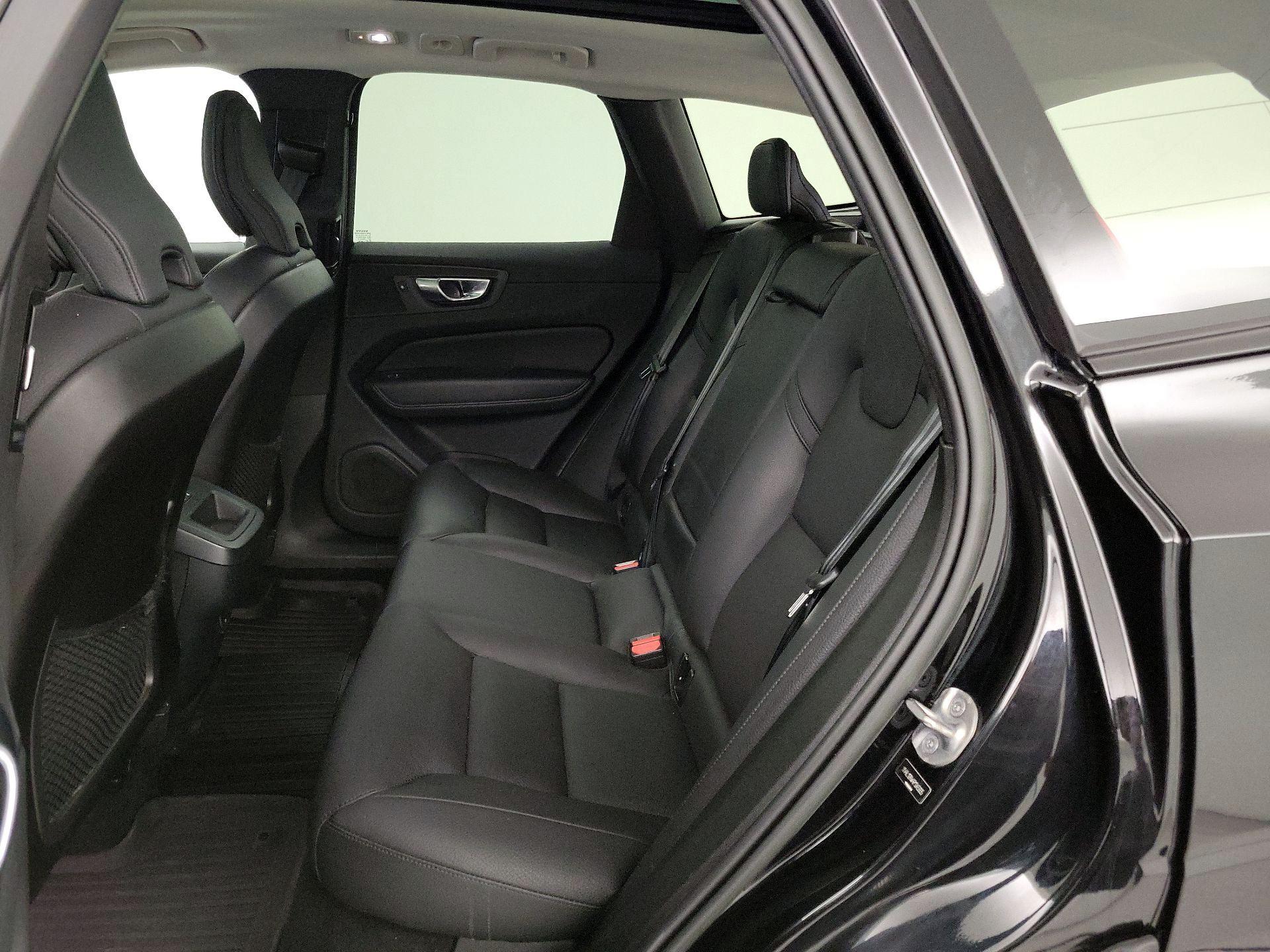Thumbnail: 2023 Volvo XC60 - 20