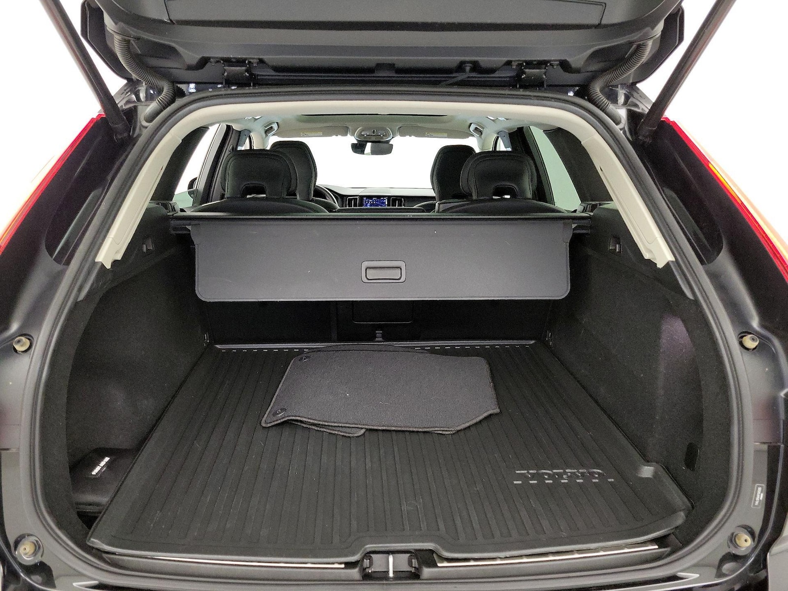 2023 Volvo XC60 Plus - Photo 22