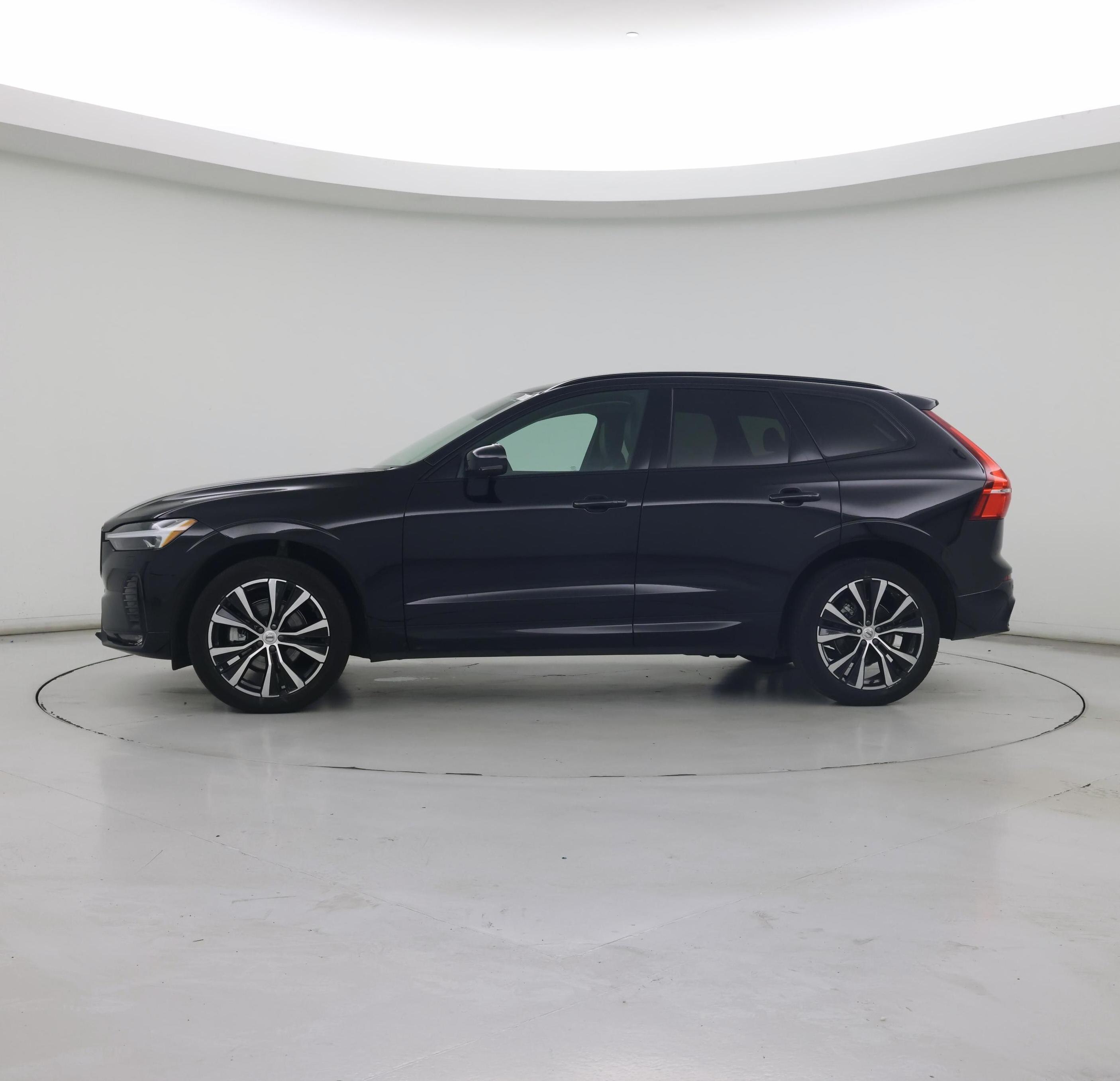 Thumbnail: 2023 Volvo XC60 - 3