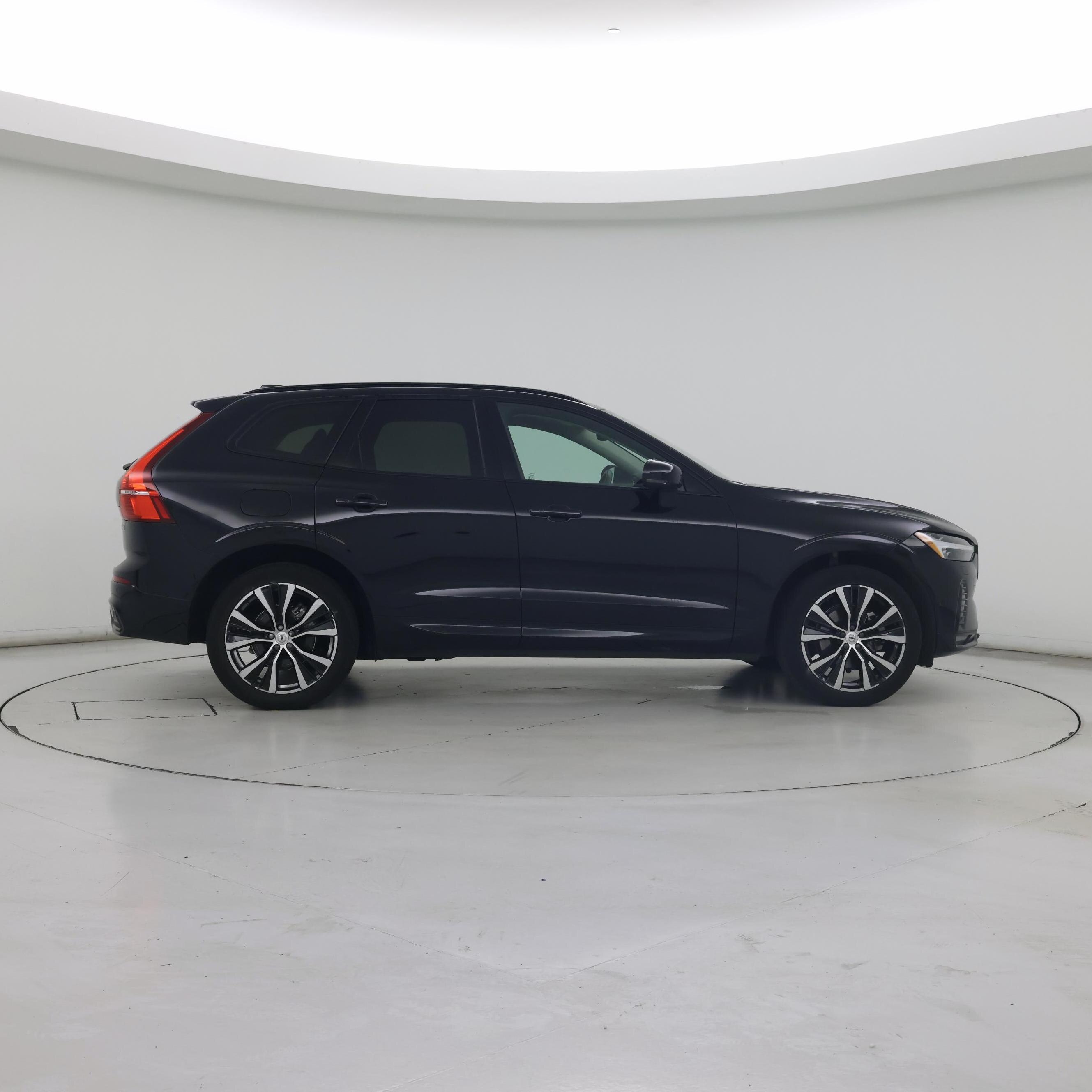 Thumbnail: 2023 Volvo XC60 - 7