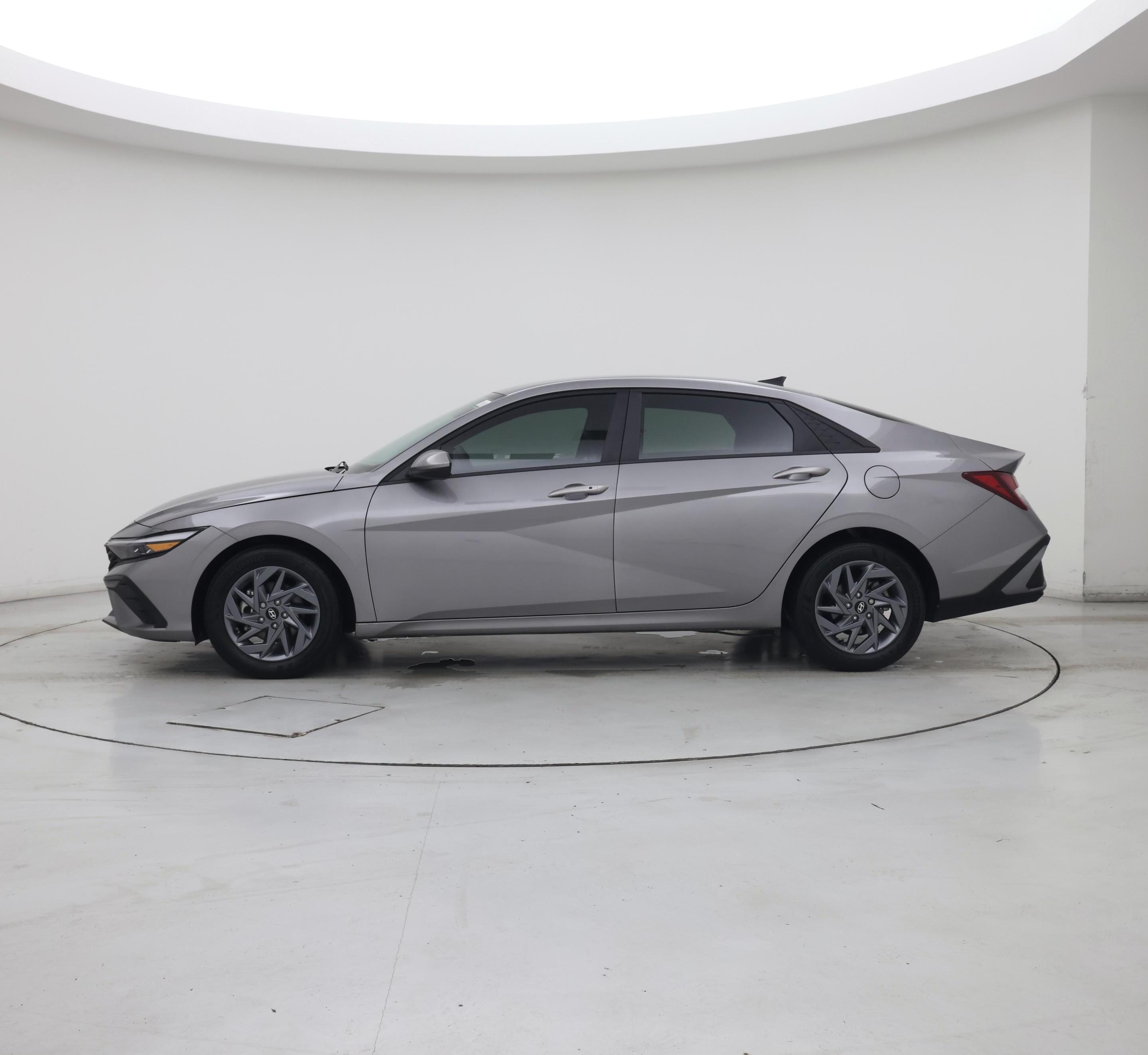 Thumbnail: 2024 Hyundai Elantra - 3