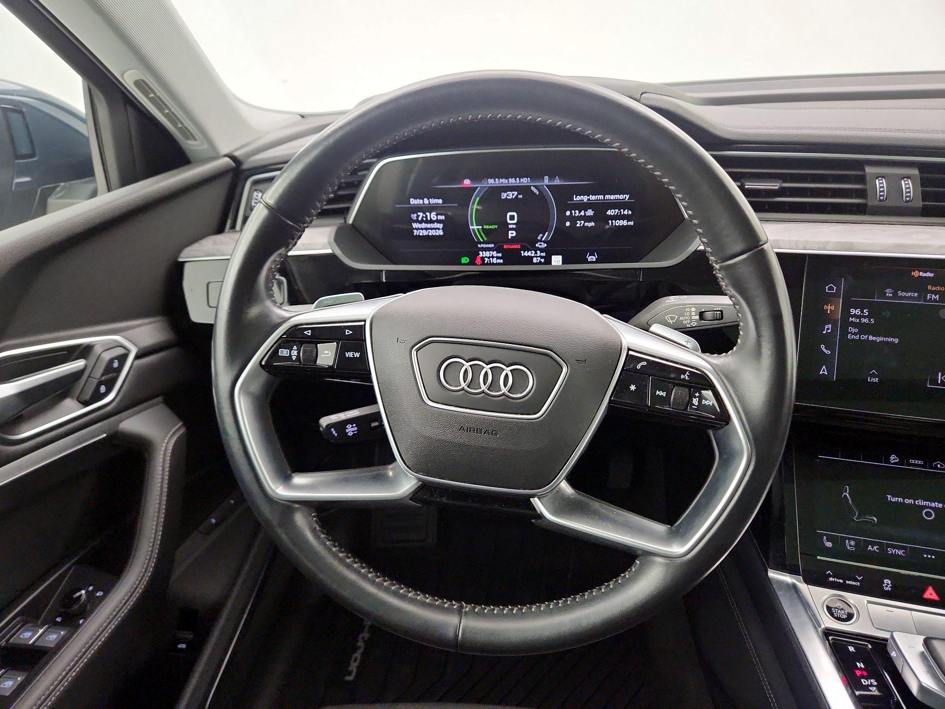 Thumbnail: 2021 Audi e-tron S - 10