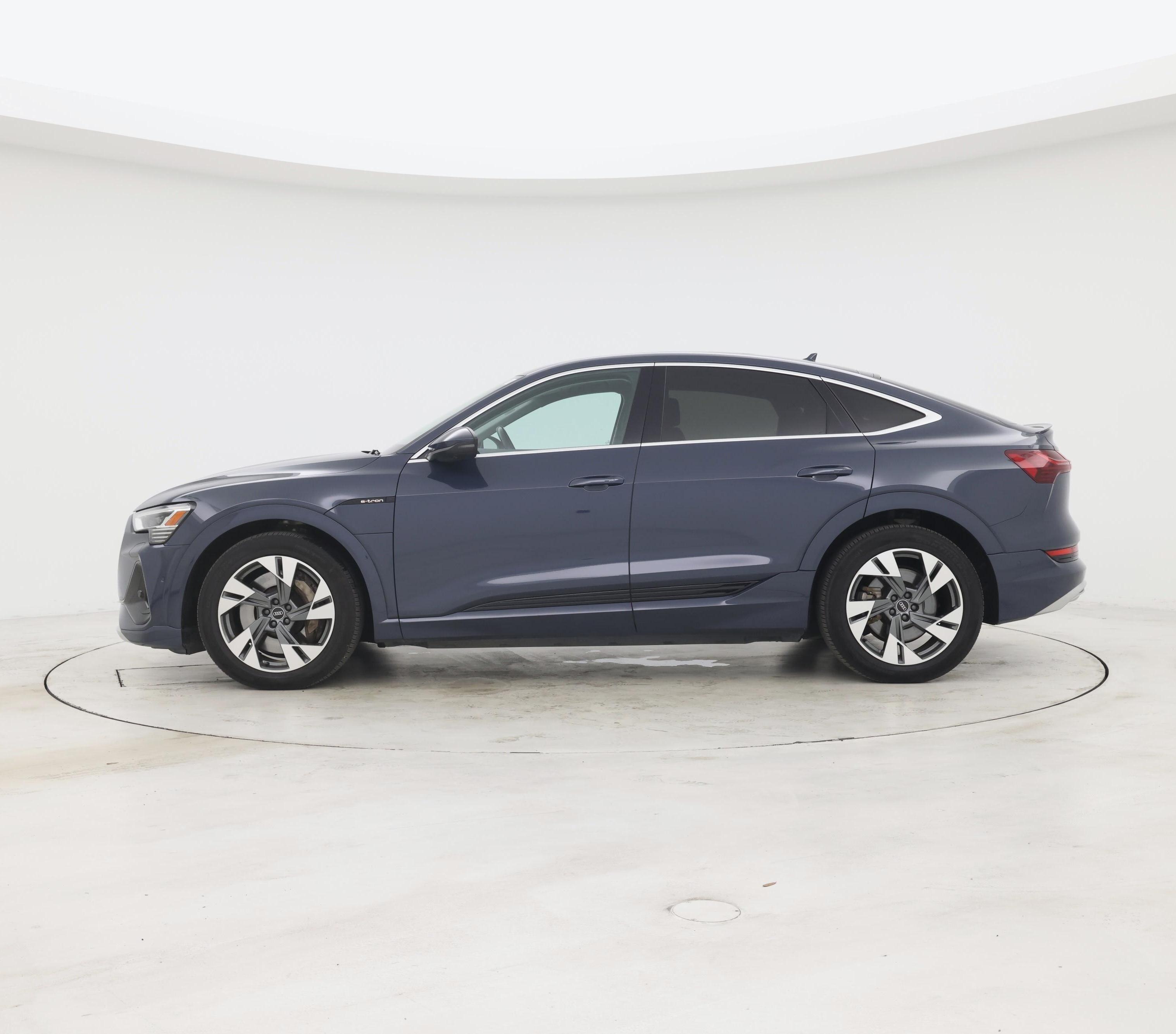 Thumbnail: 2021 Audi e-tron S - 3