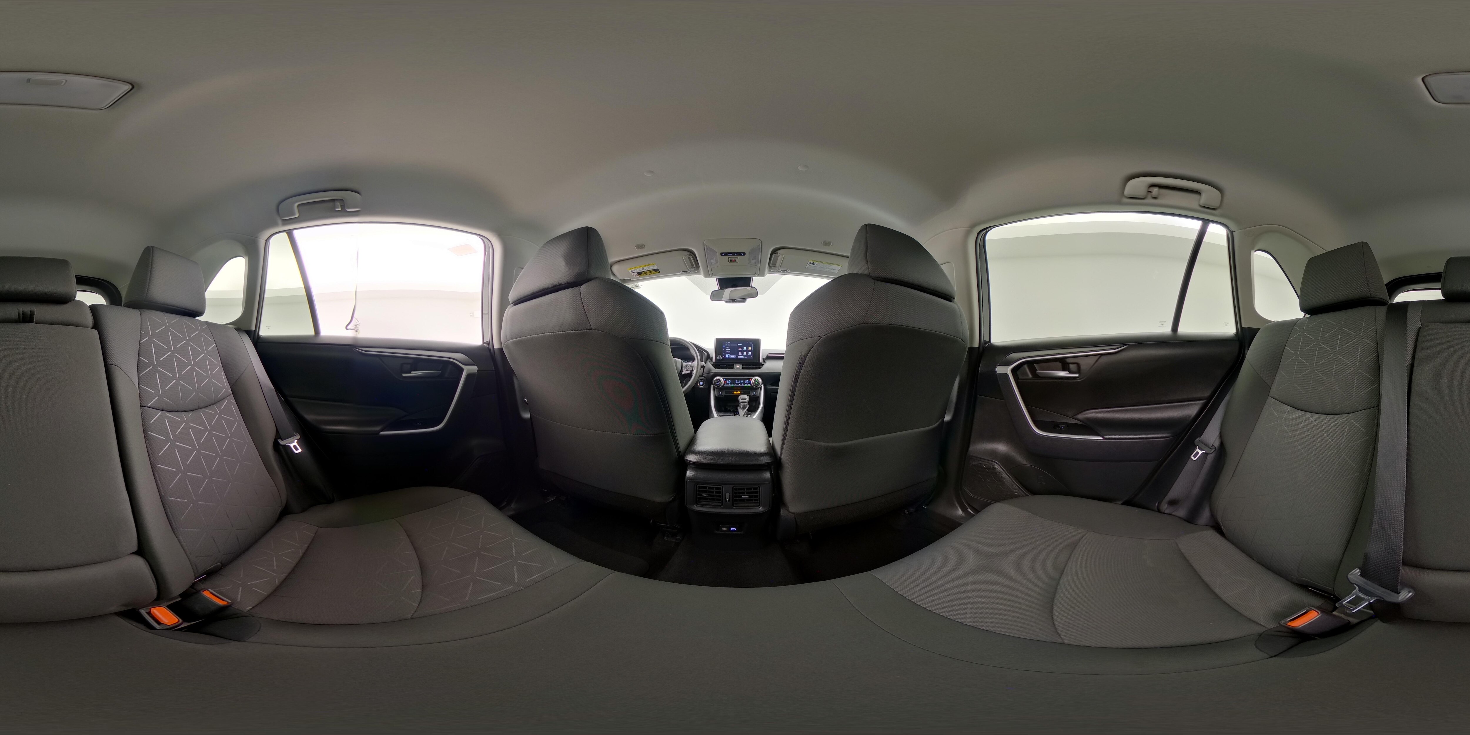 2025 Toyota RAV4 XLE - Photo 25