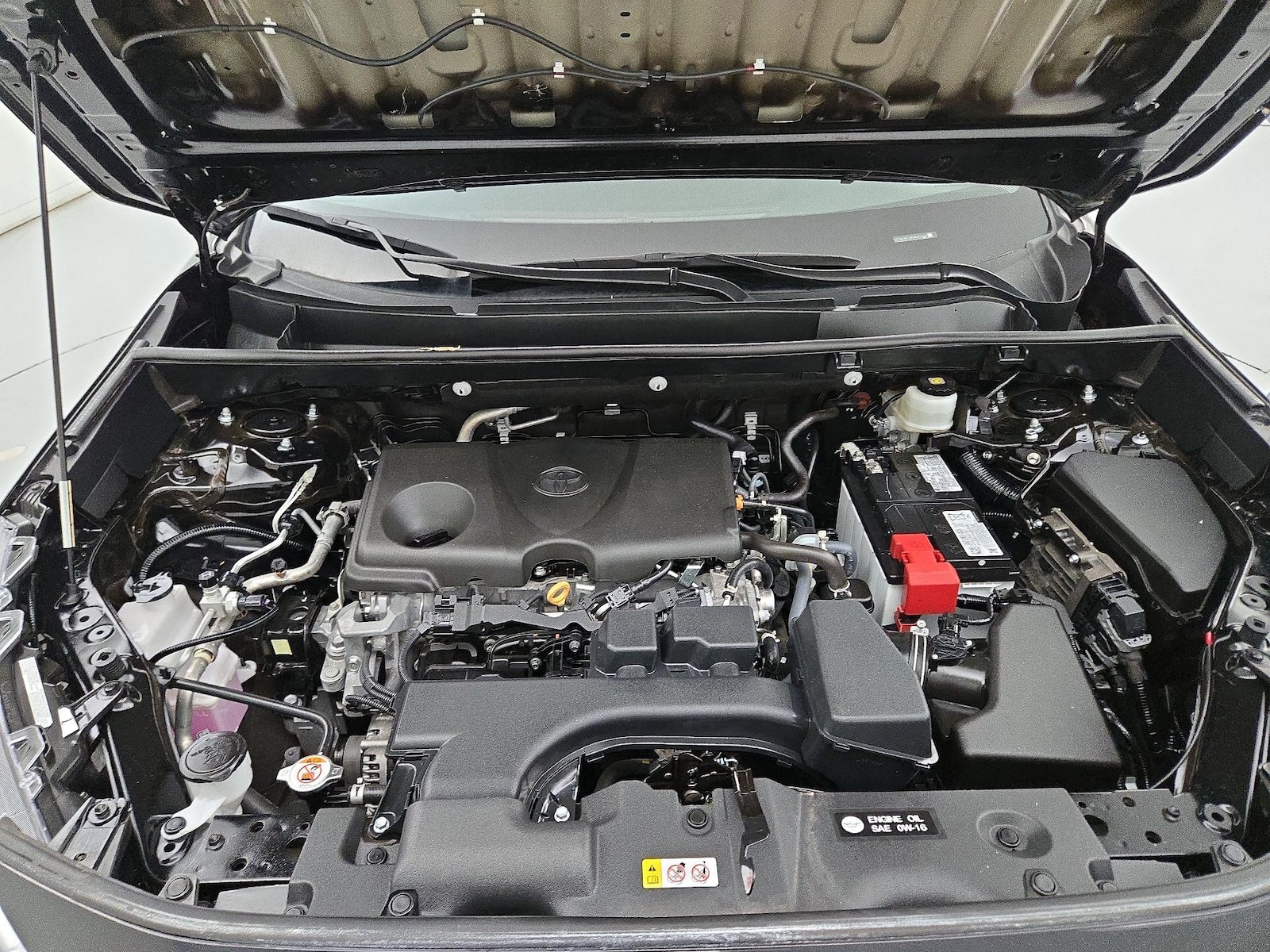 2025 Toyota RAV4 XLE - Photo 22