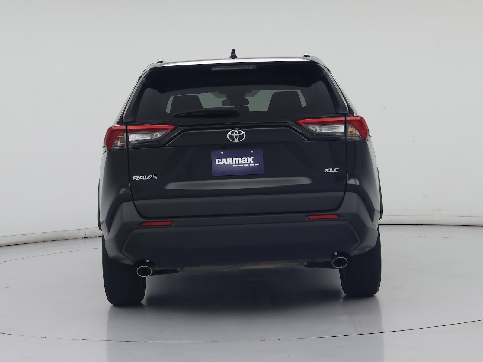 2025 Toyota RAV4 XLE - Photo 7
