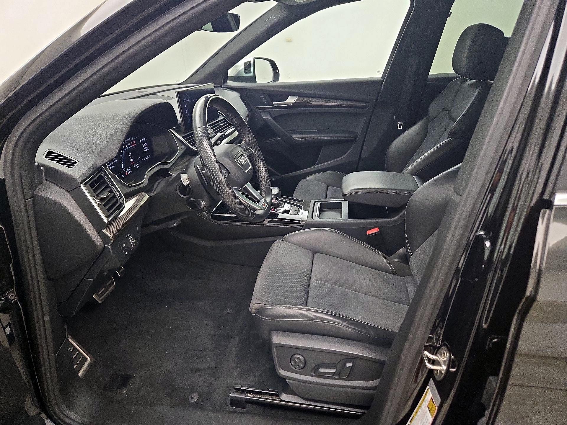 Thumbnail: 2022 Audi SQ5 - 11