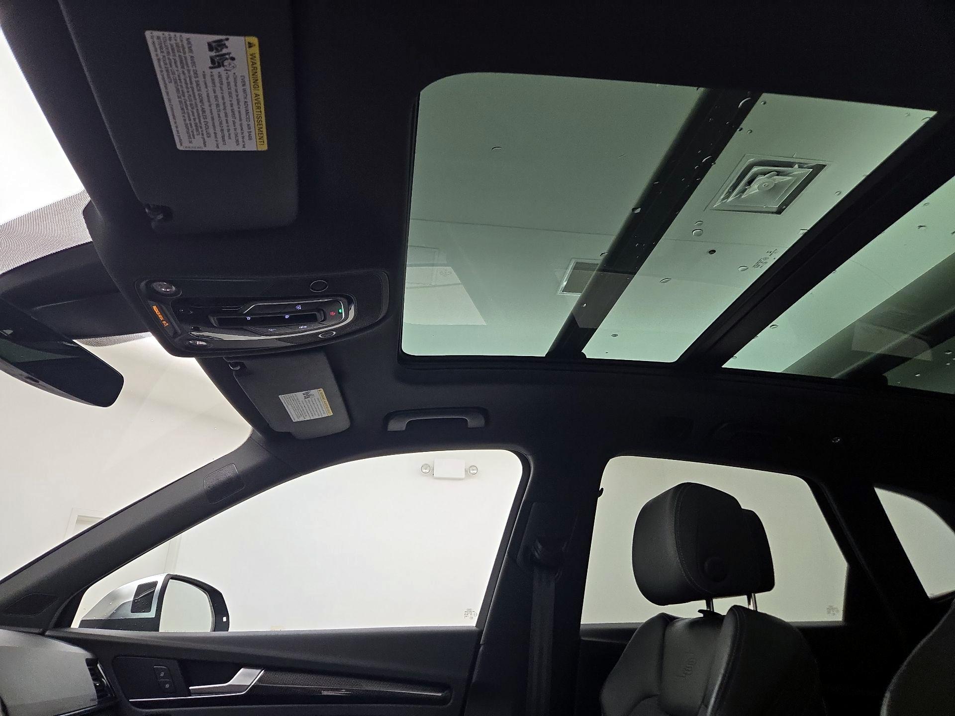 Thumbnail: 2022 Audi SQ5 - 19