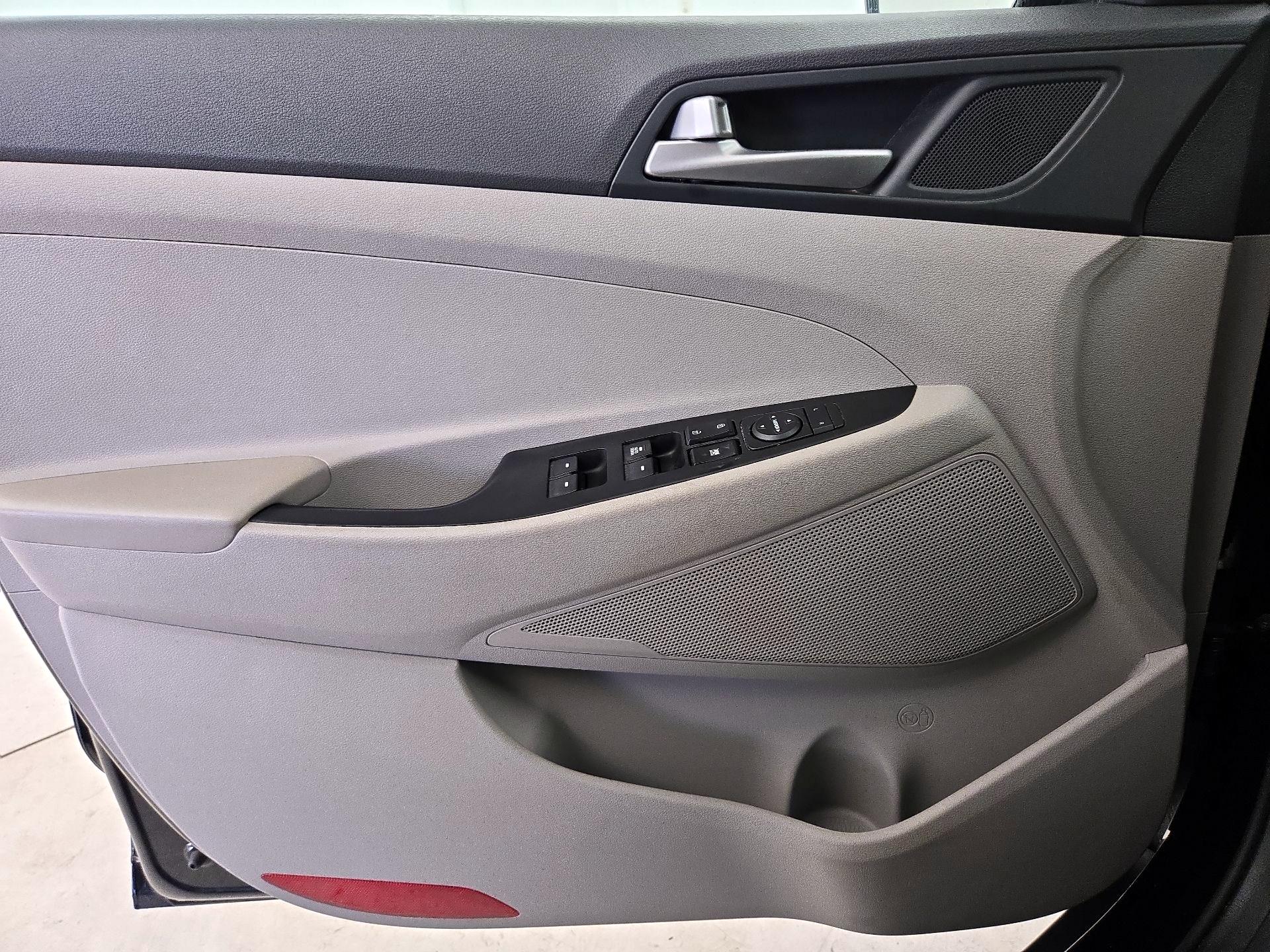 Thumbnail: 2020 Hyundai Tucson - 12