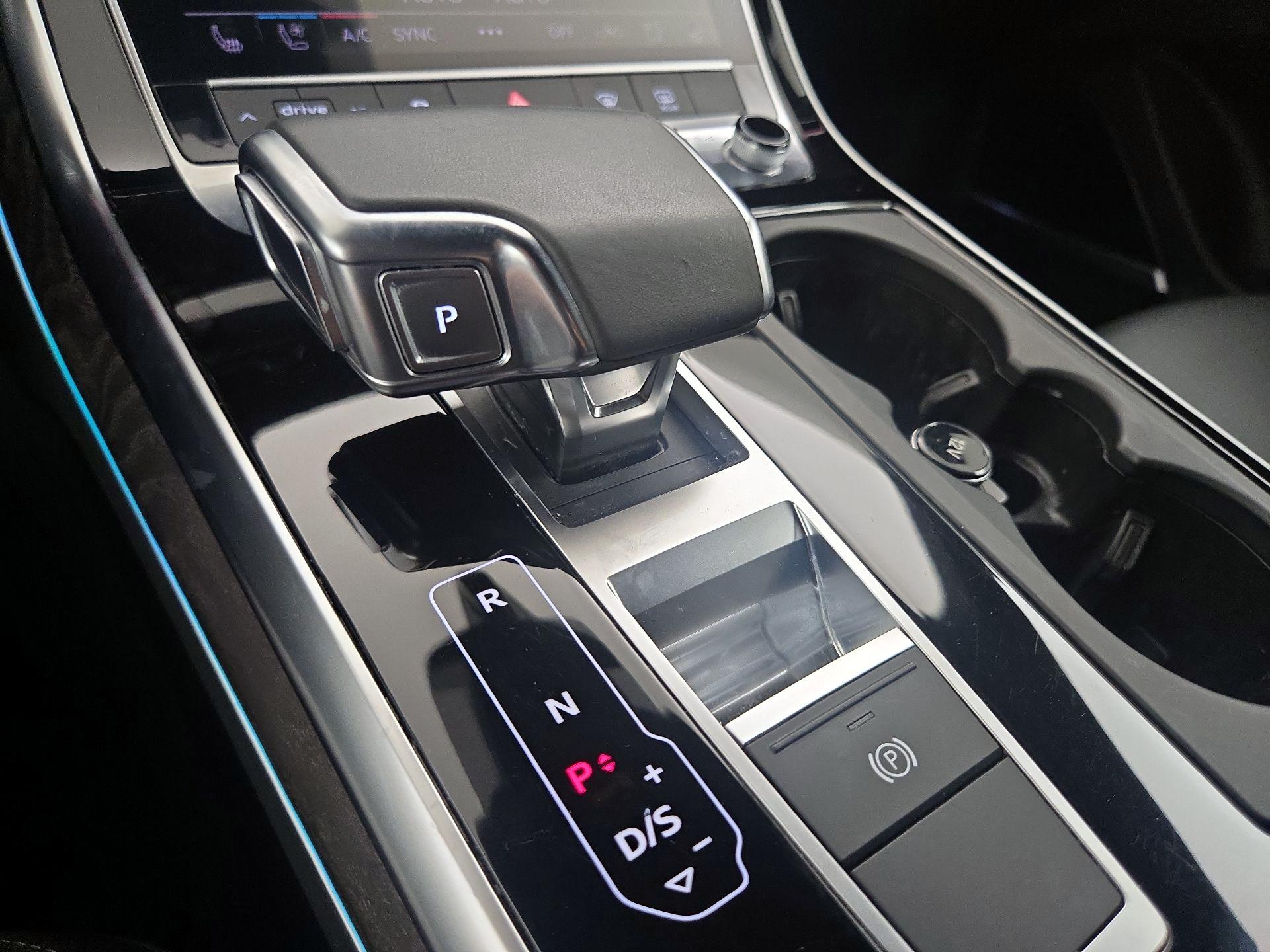 Thumbnail: 2021 Audi Q8 - 18