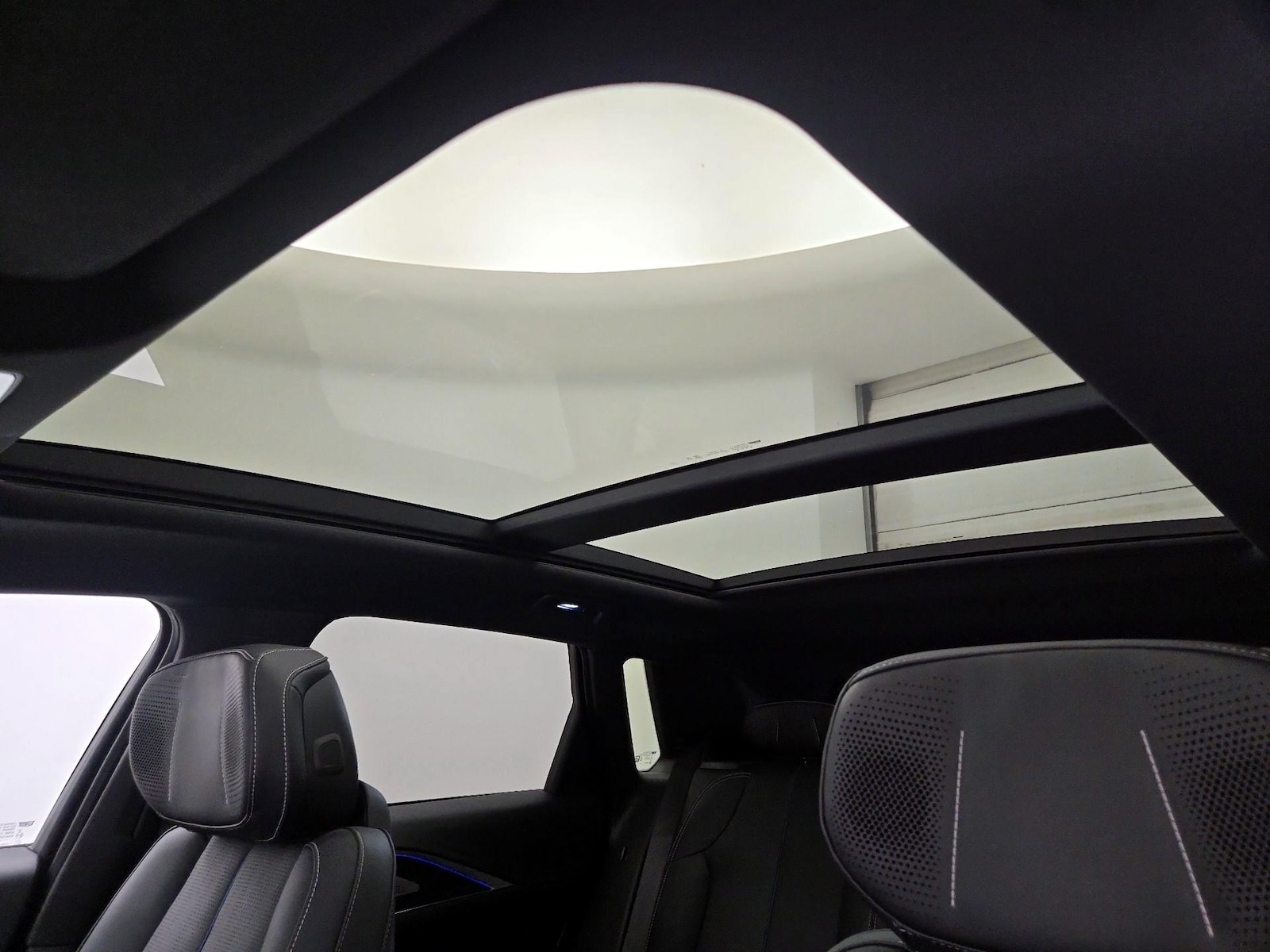 2024 Cadillac LYRIQ Sport 2 - Photo 20
