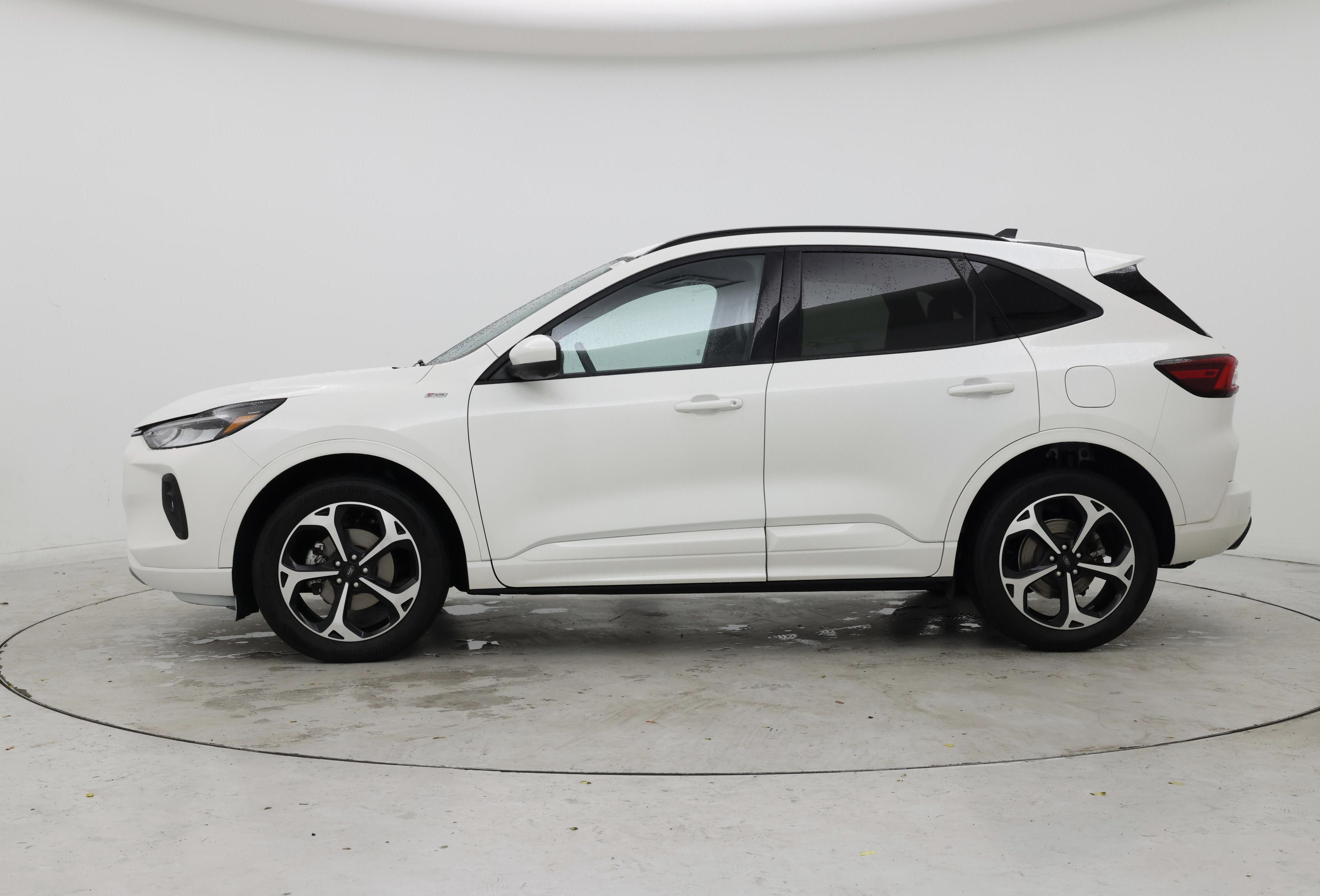 Thumbnail: 2023 Ford Escape - 3