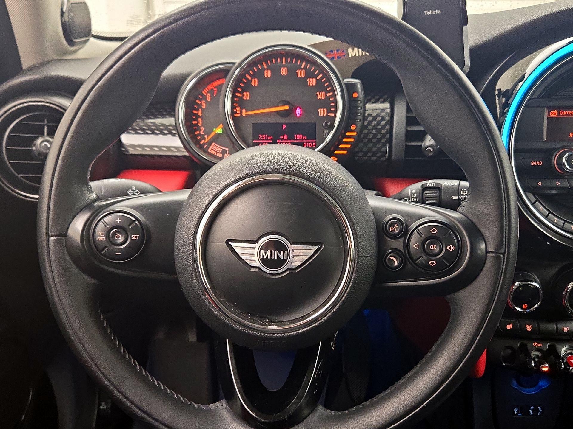 Thumbnail: 2016 MINI Cooper Hardtop - 10