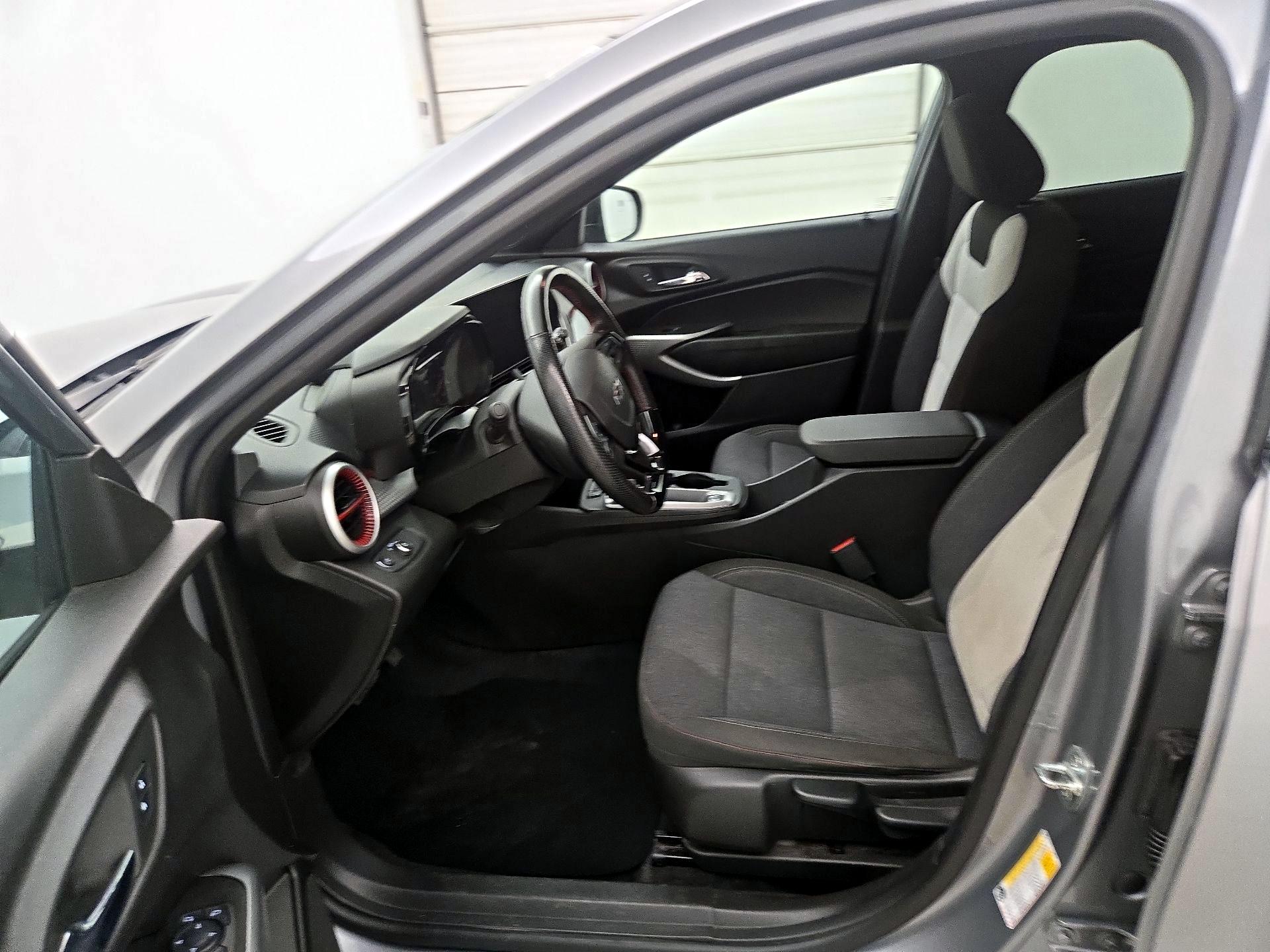 Thumbnail: 2024 Chevrolet Trax - 11
