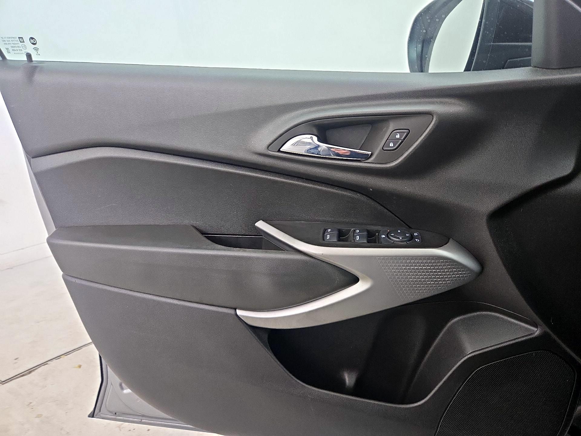Thumbnail: 2024 Chevrolet Trax - 12