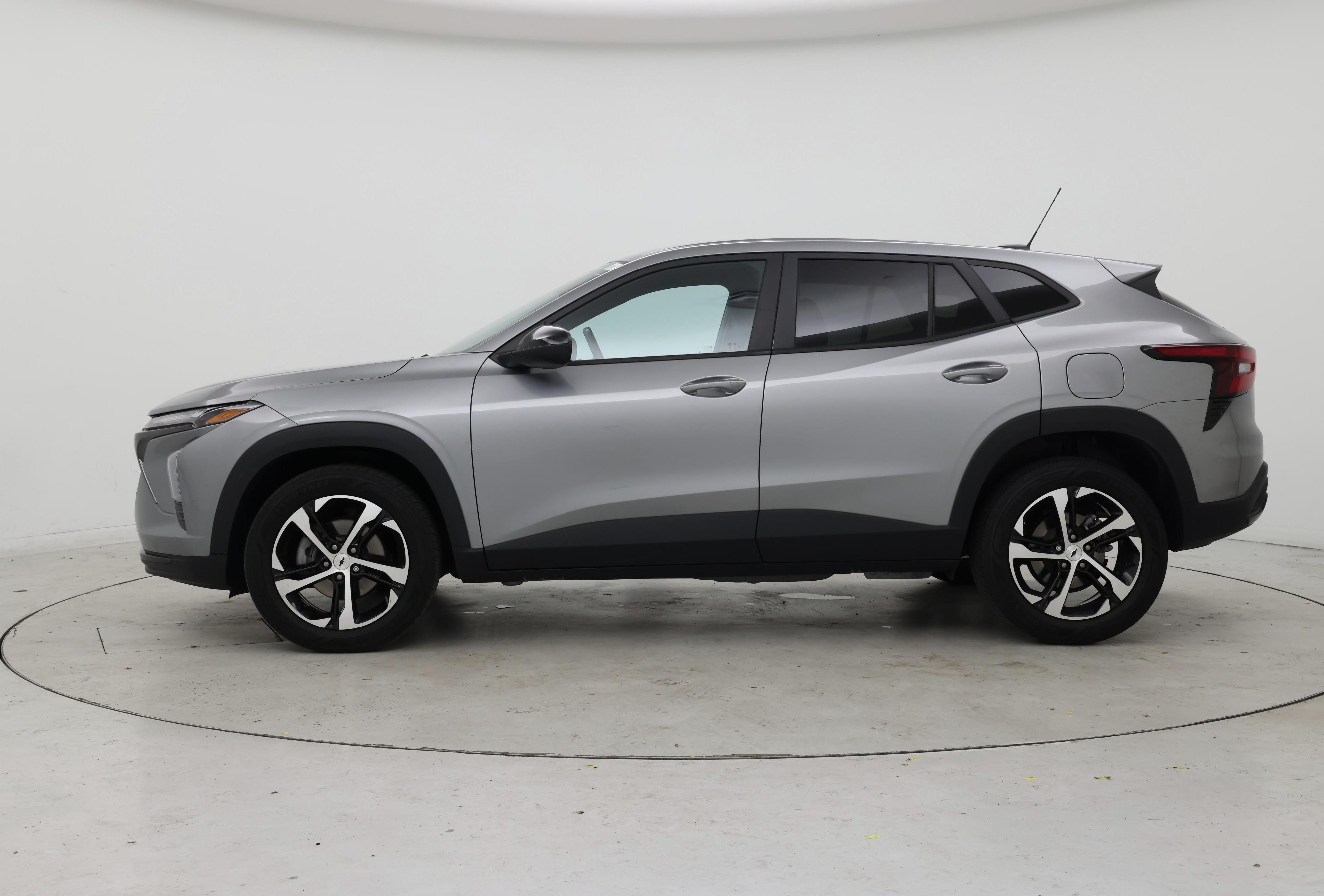 Thumbnail: 2024 Chevrolet Trax - 3