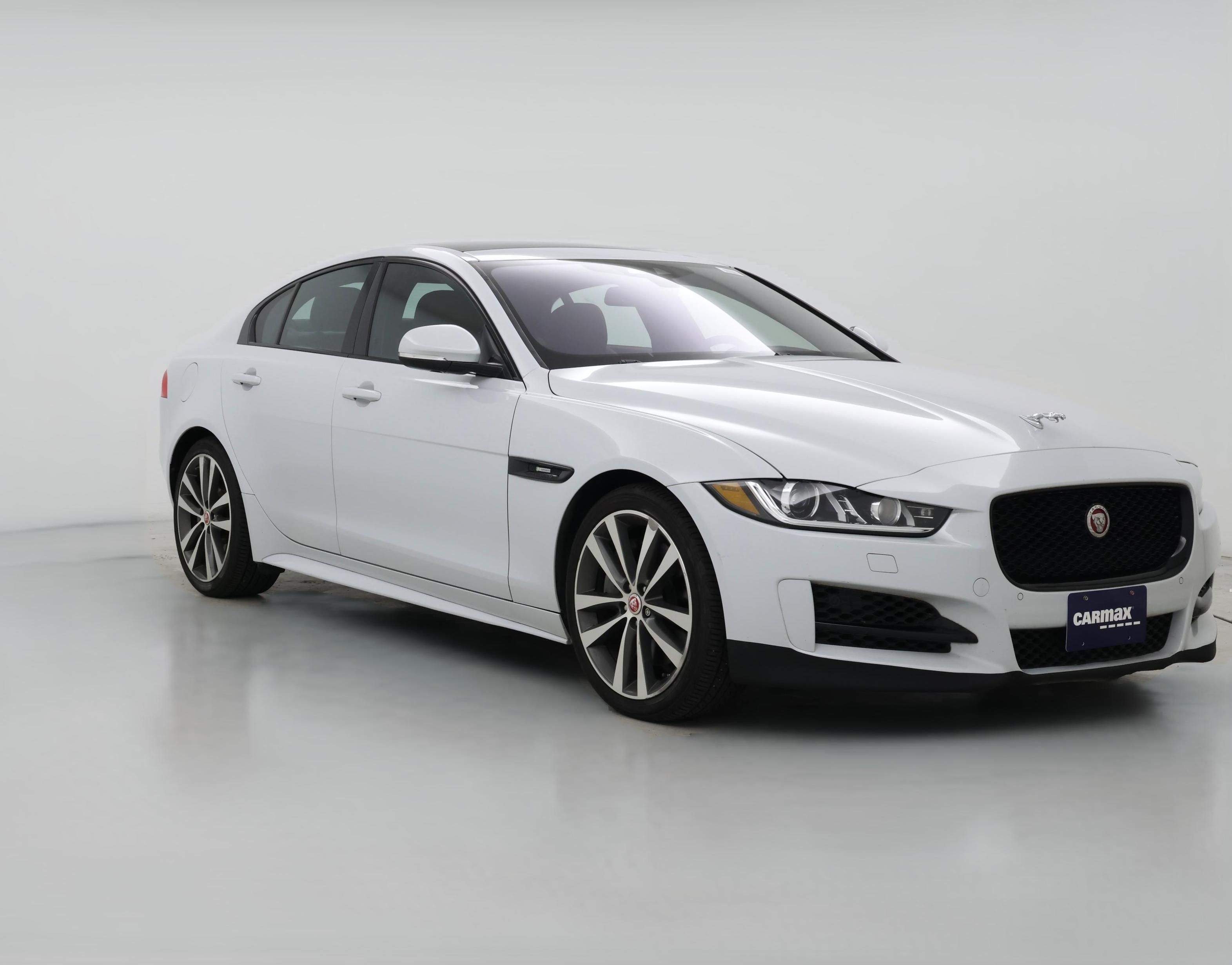 Thumbnail: 2017 Jaguar XE - 1