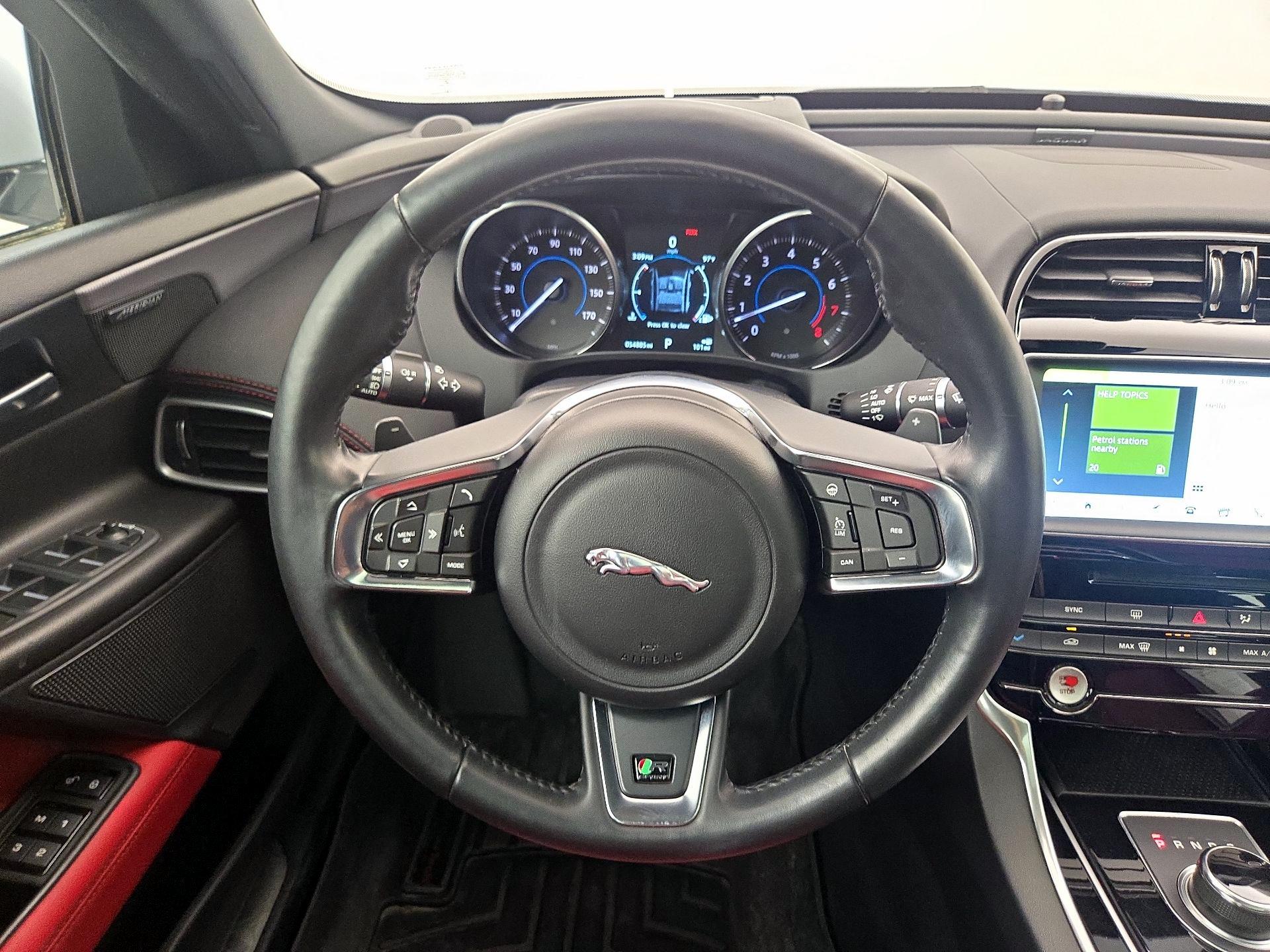 Thumbnail: 2017 Jaguar XE - 10