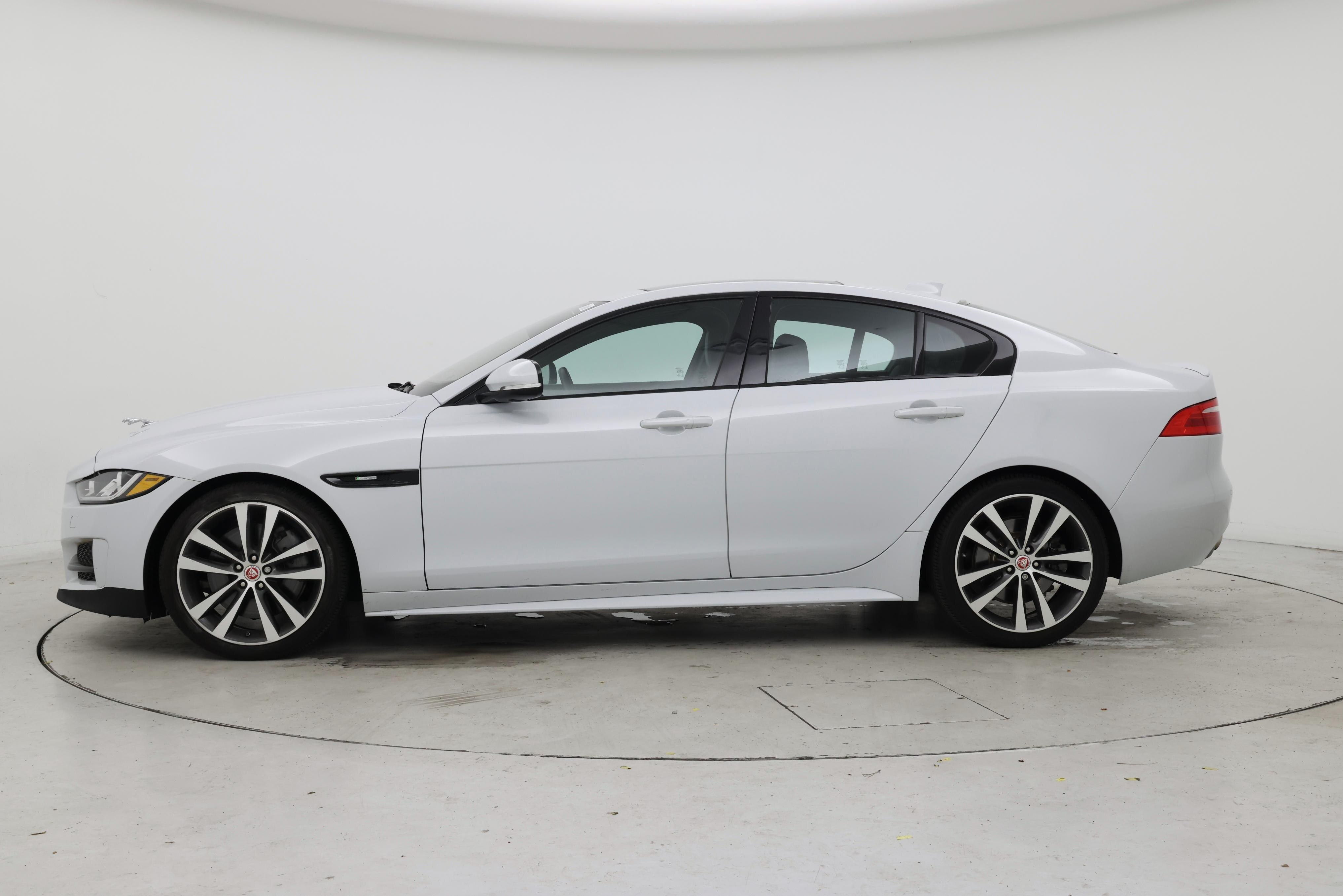 Thumbnail: 2017 Jaguar XE - 3