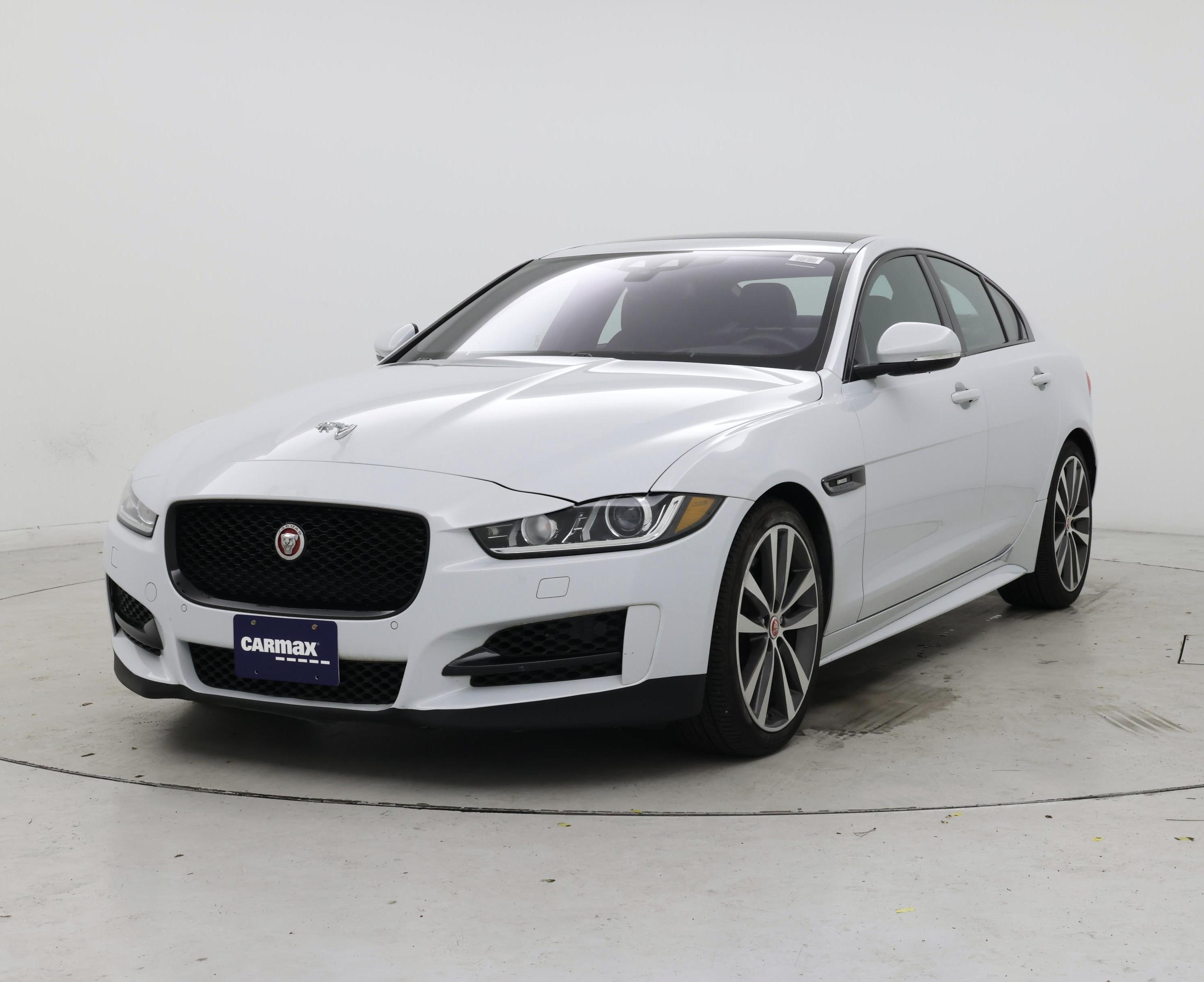 Thumbnail: 2017 Jaguar XE - 4