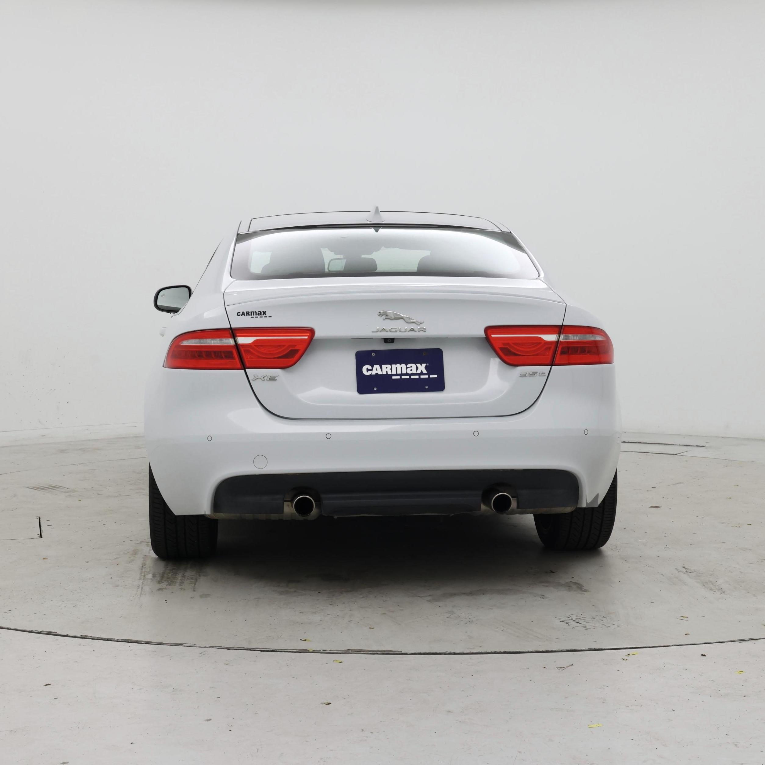 Thumbnail: 2017 Jaguar XE - 6
