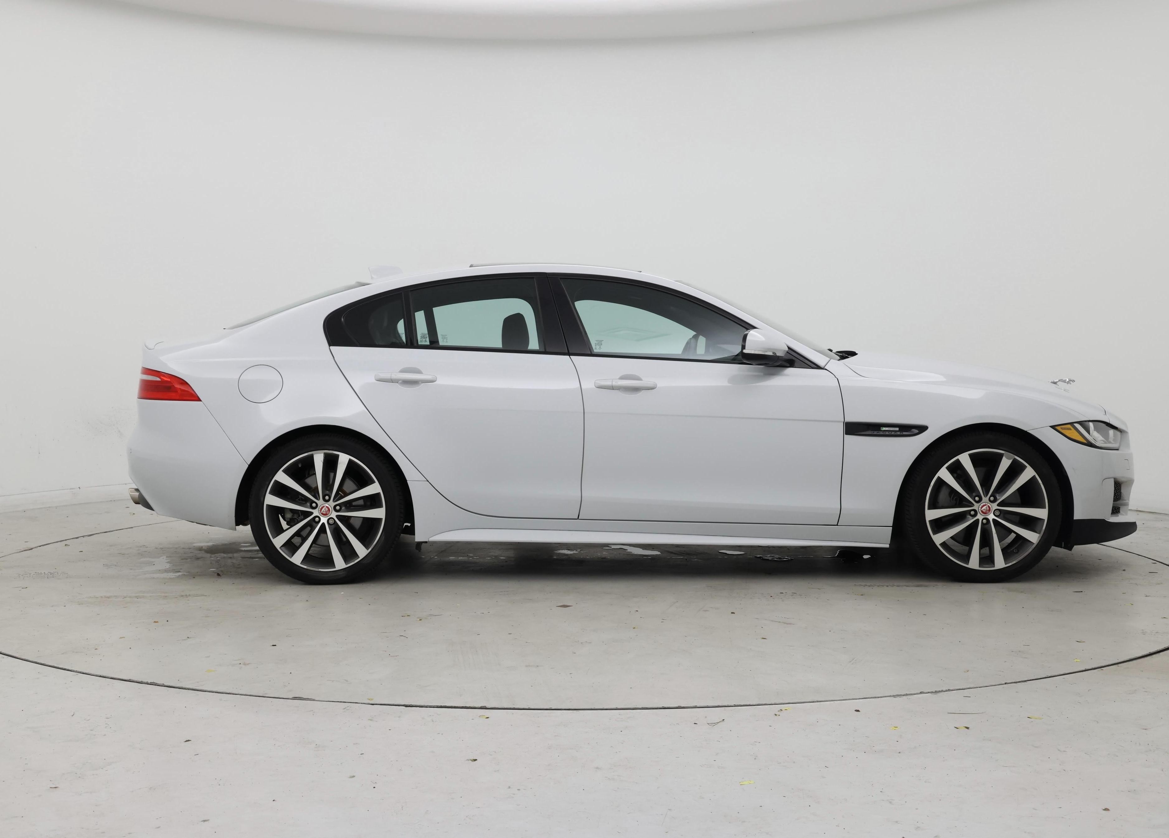 Thumbnail: 2017 Jaguar XE - 7