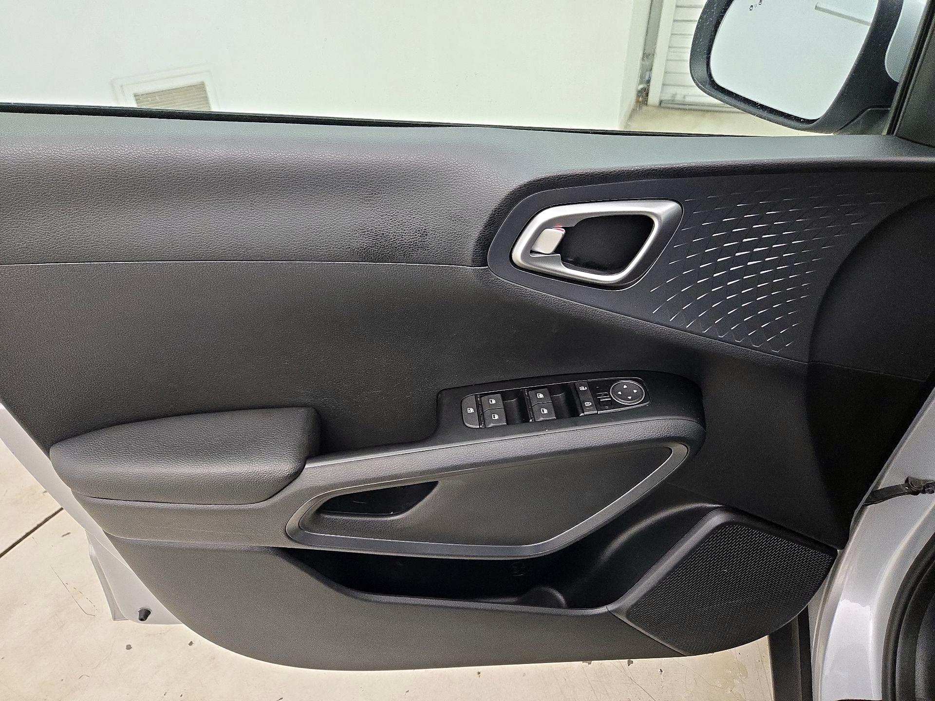 Thumbnail: 2020 Kia Soul - 12