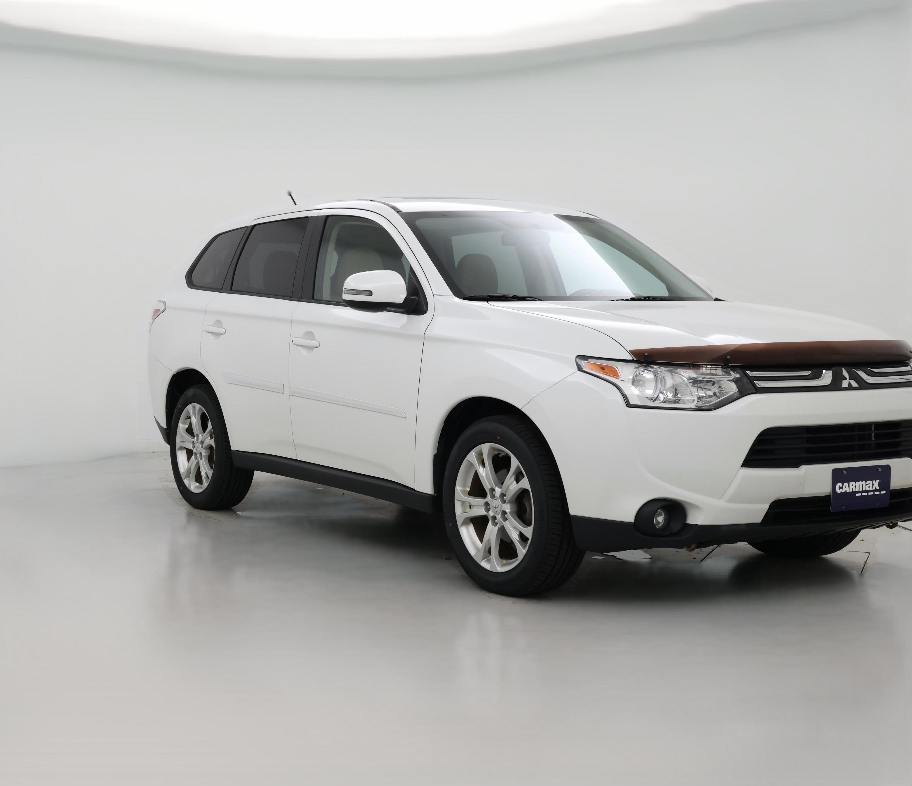 Thumbnail: 2014 Mitsubishi Outlander - 1