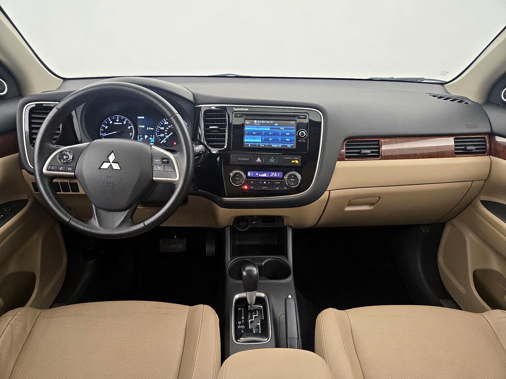 Thumbnail: 2014 Mitsubishi Outlander - 9