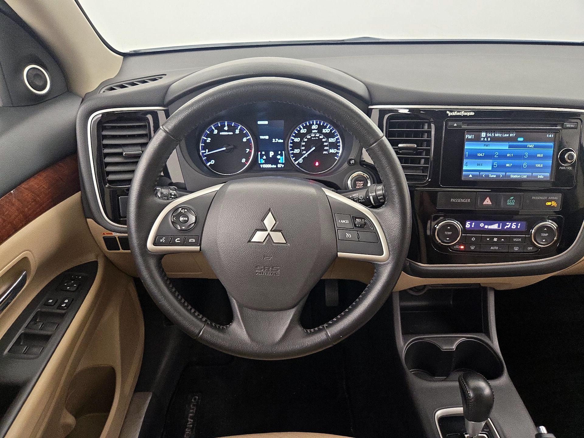 Thumbnail: 2014 Mitsubishi Outlander - 10