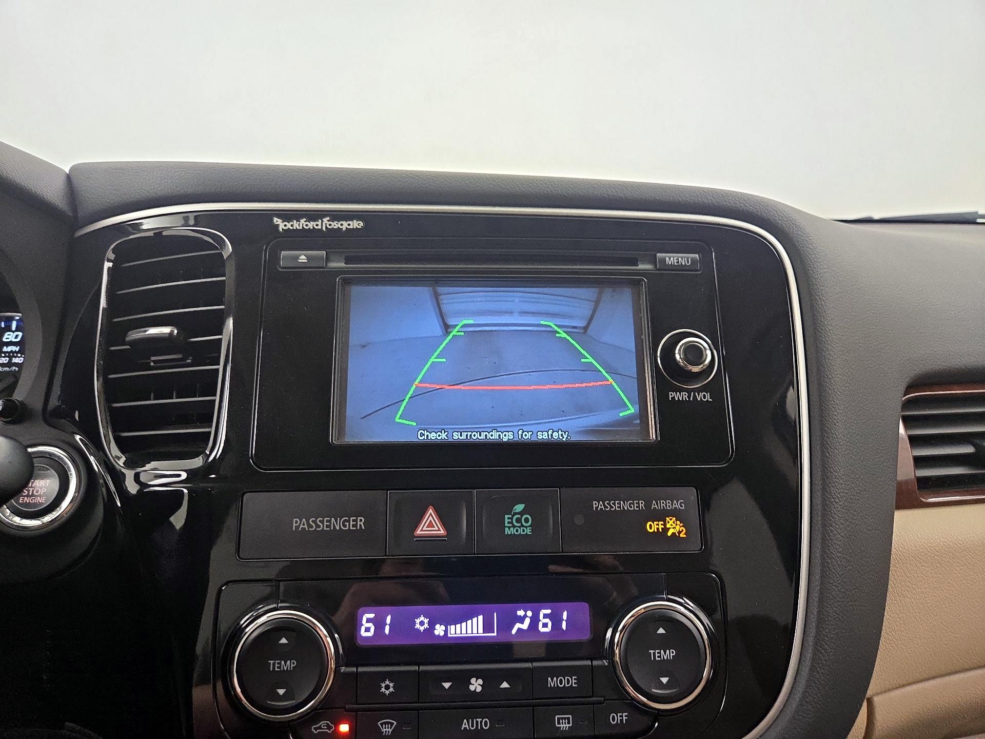Thumbnail: 2014 Mitsubishi Outlander - 14