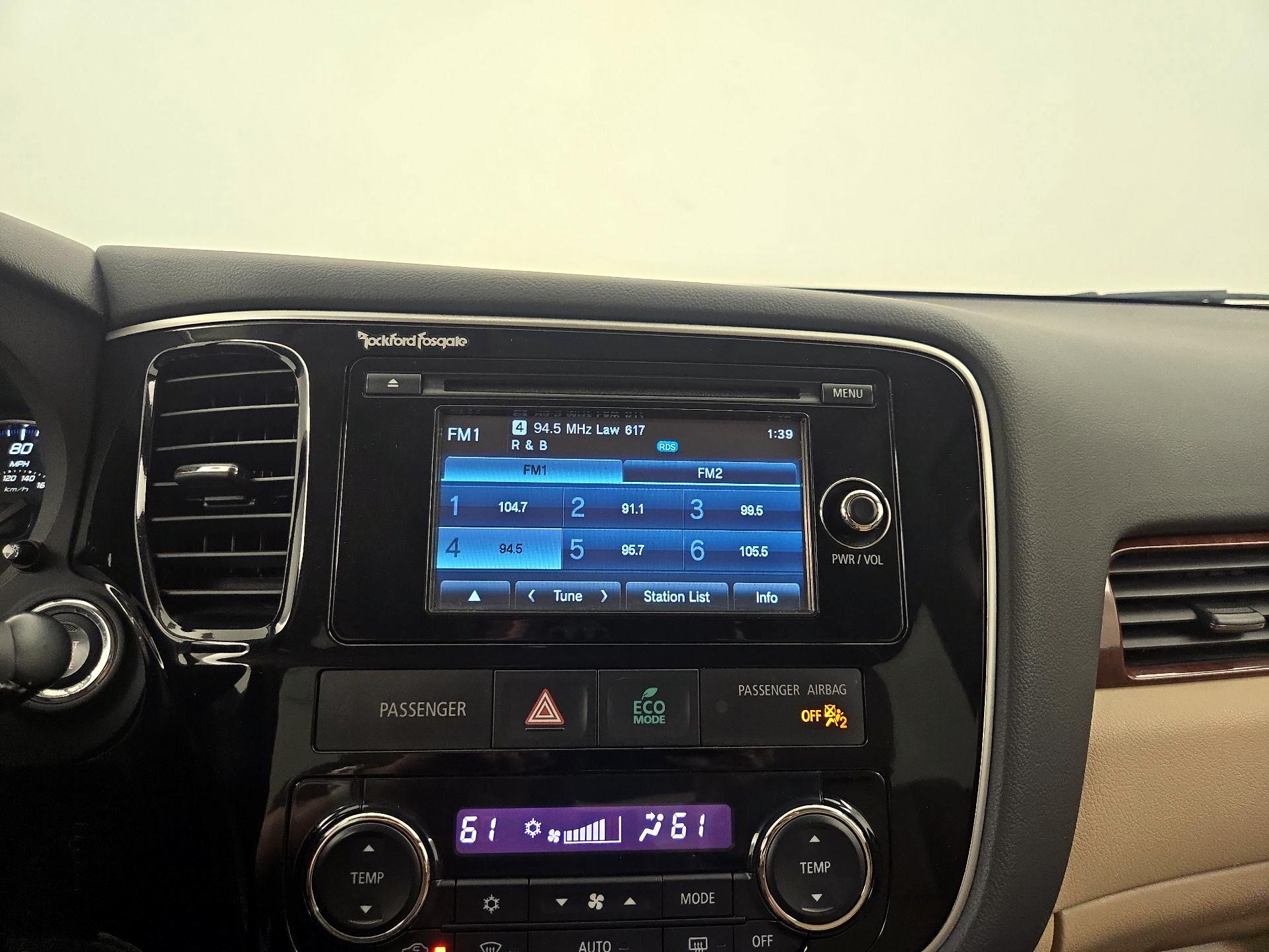 Thumbnail: 2014 Mitsubishi Outlander - 15