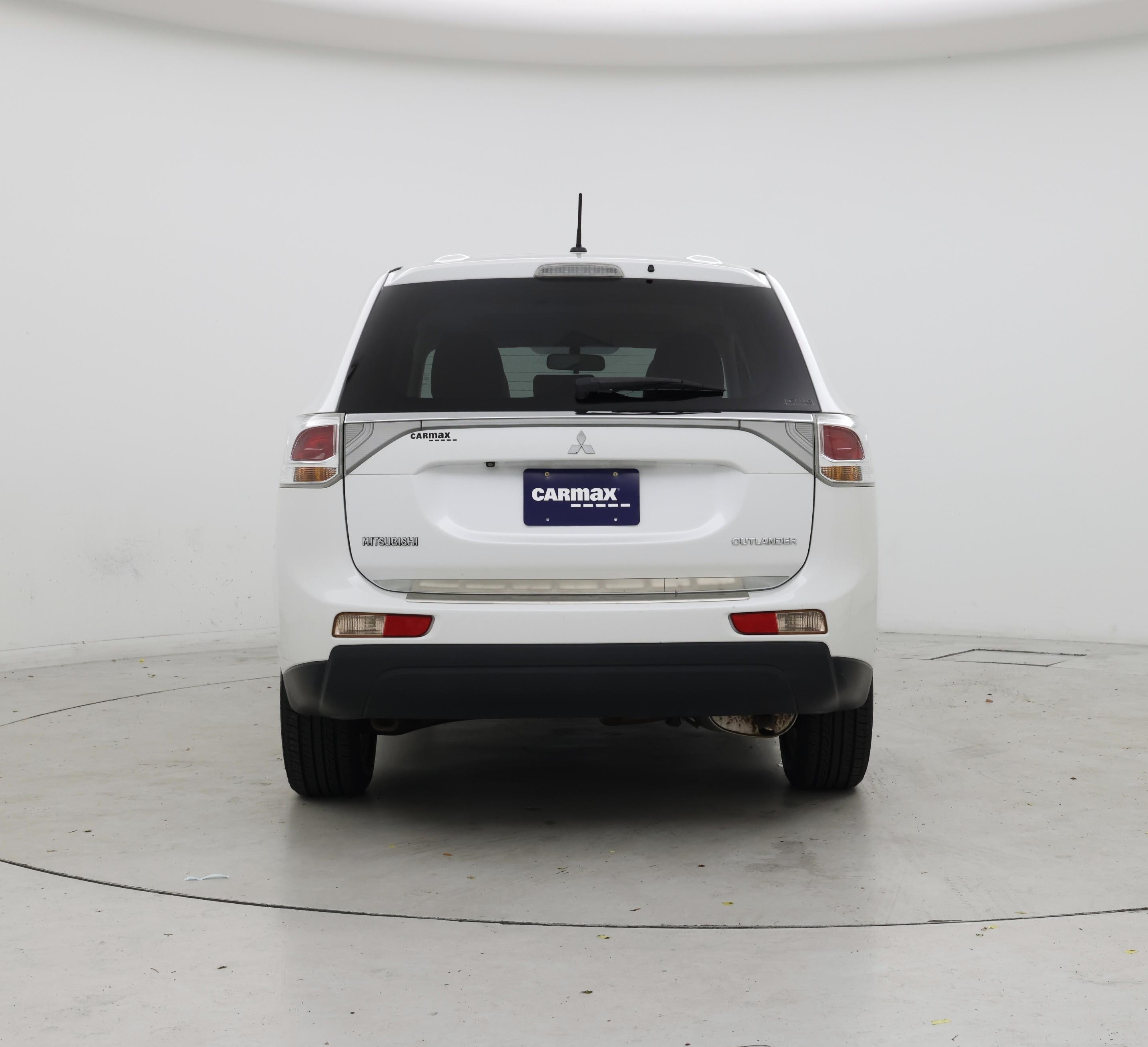 Thumbnail: 2014 Mitsubishi Outlander - 6
